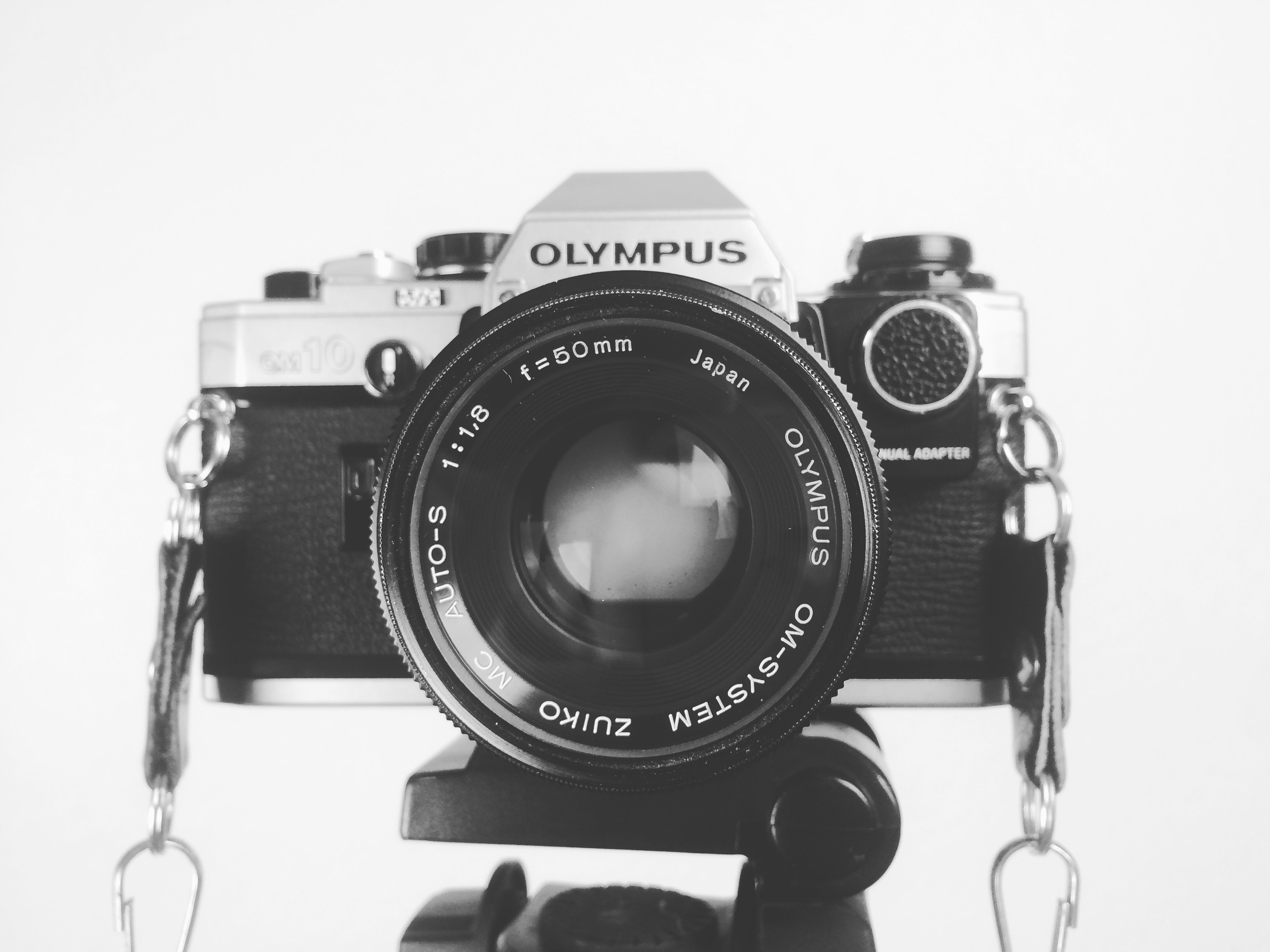 Black and grey olympus body camera photo