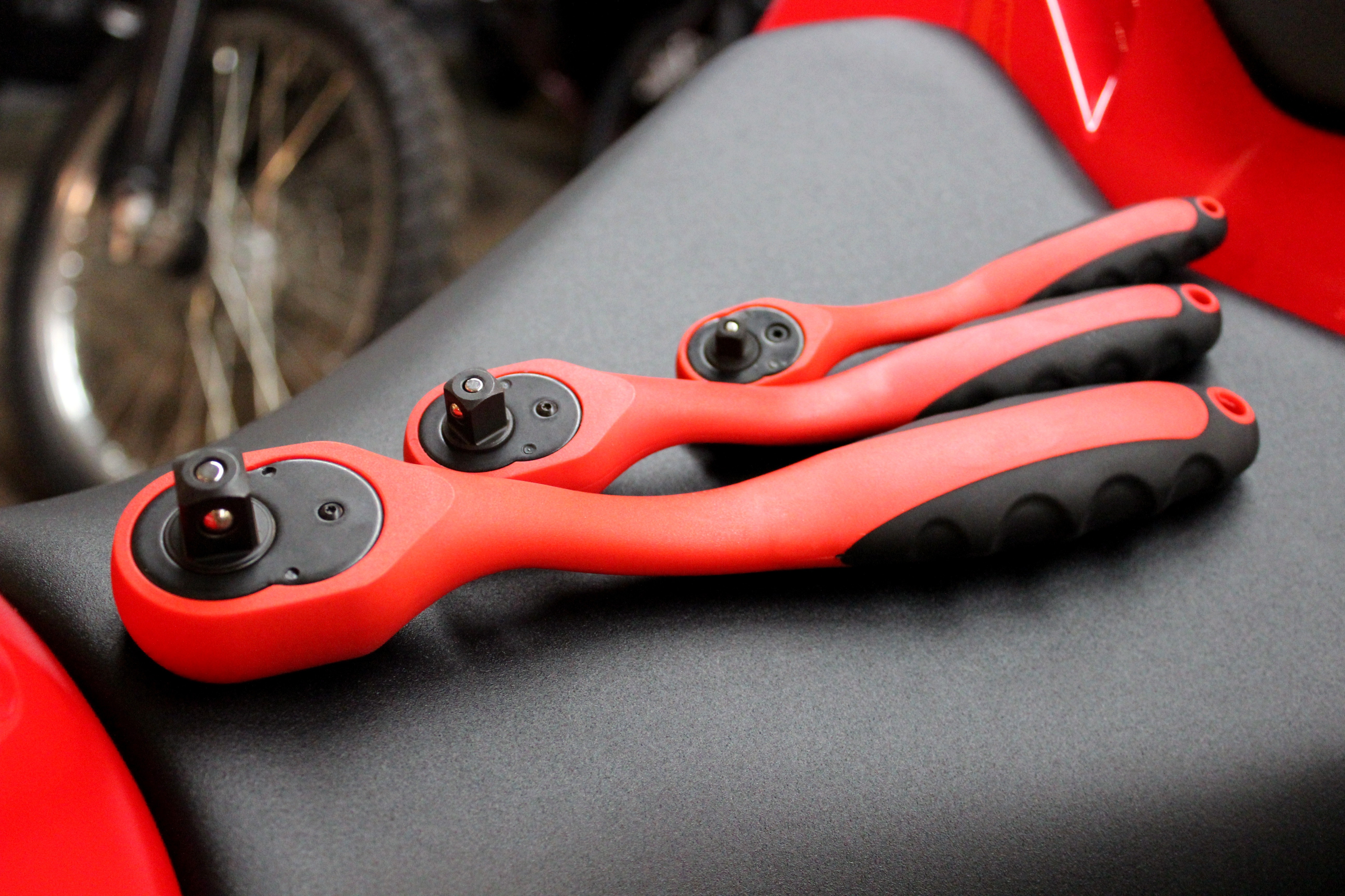 Black and Red Socket Wrench, Close-up, Service, Work, Wheel, HQ Photo