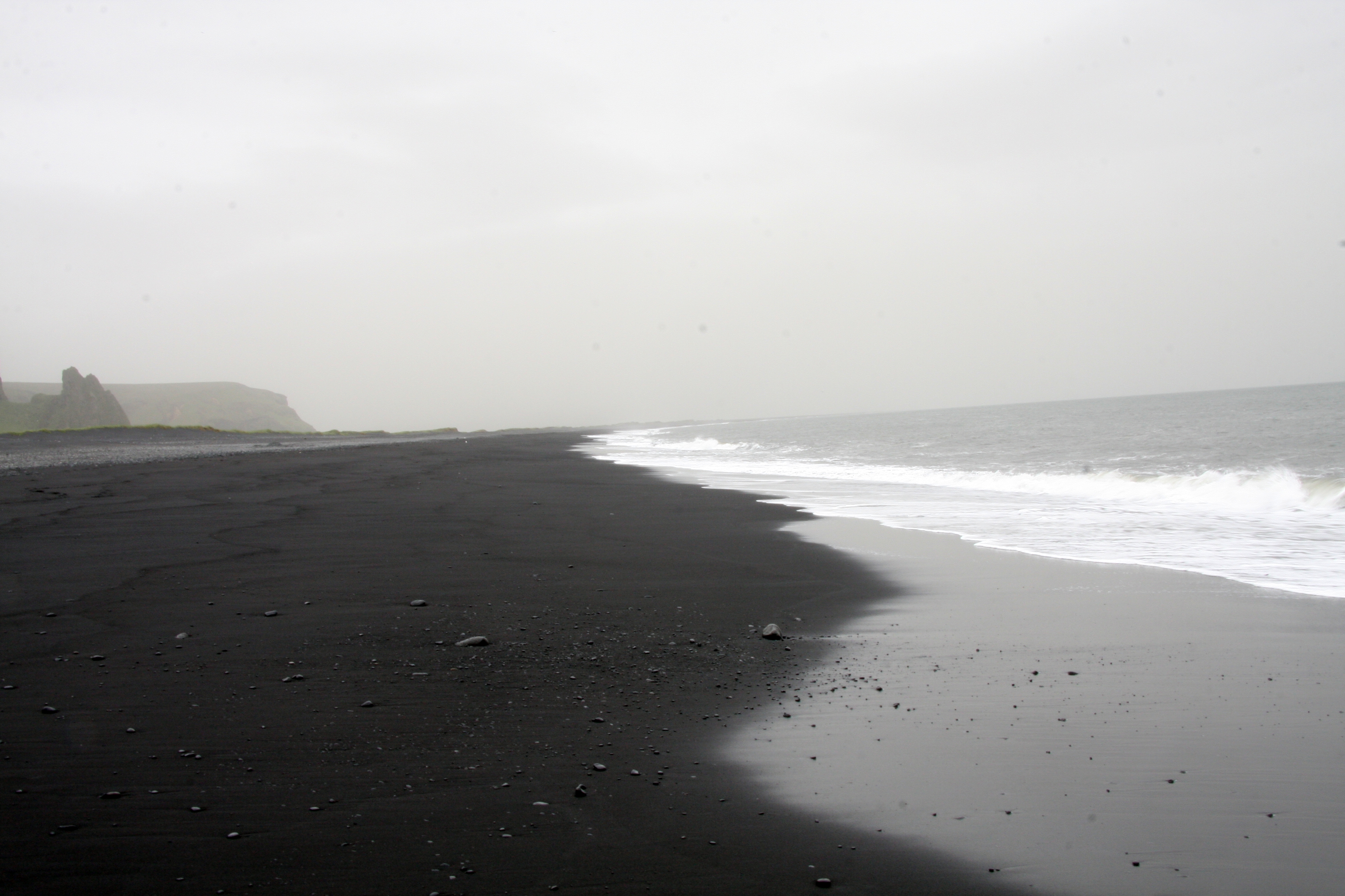 File:Vik Beach Black.JPG - Wikimedia Commons