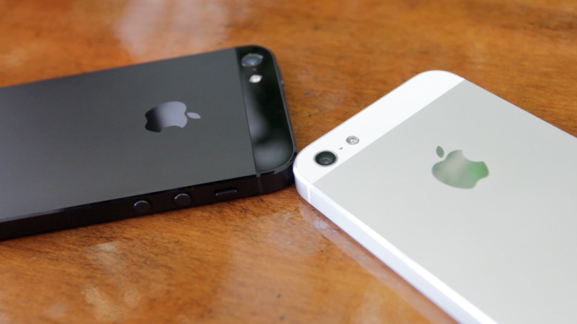 iPhone 5 White vs iPhone 5 Black: Beautiful High Definition Close ...