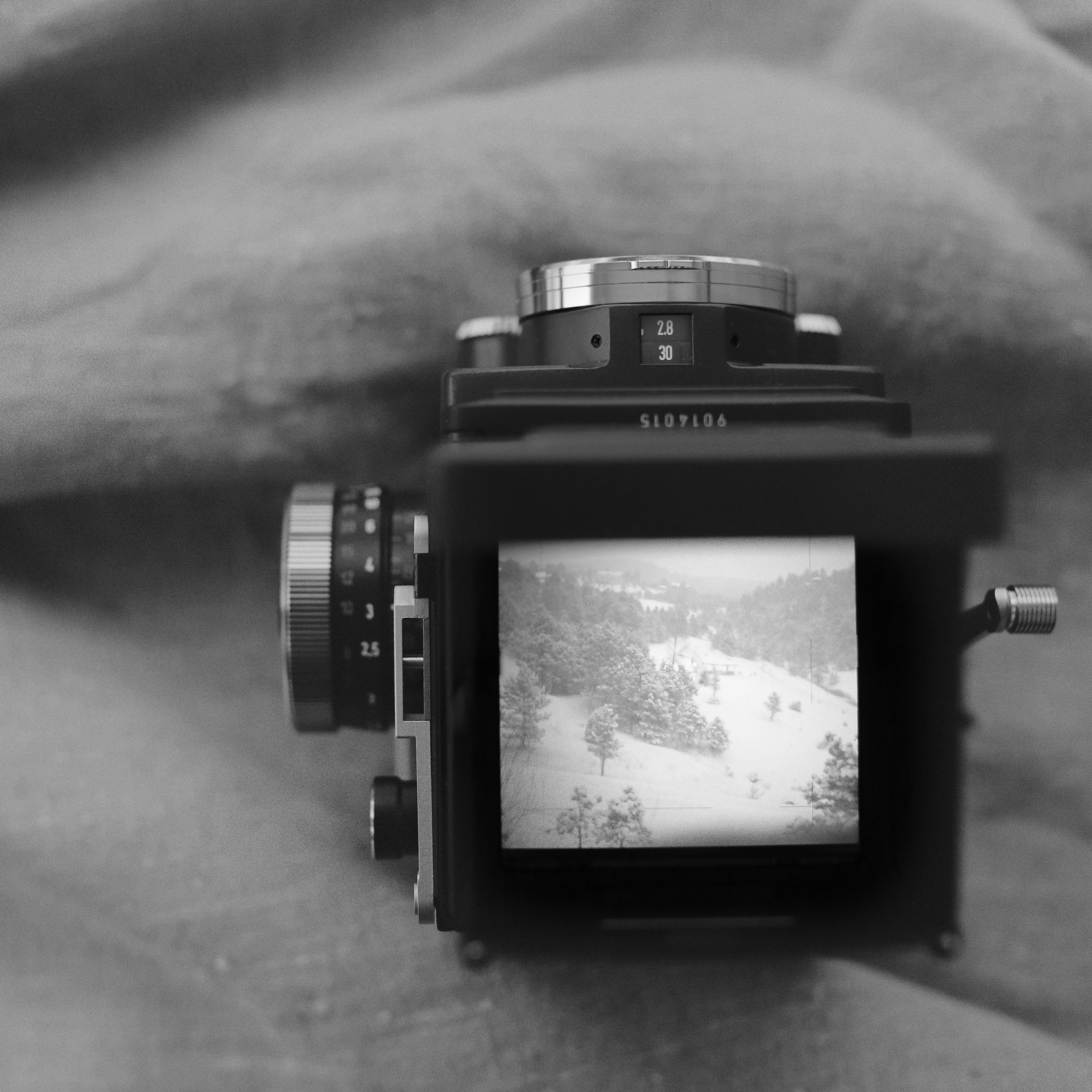 Rolleiflex 2.8 FX Medium Format Twin Lens Reflex Camera Review ...