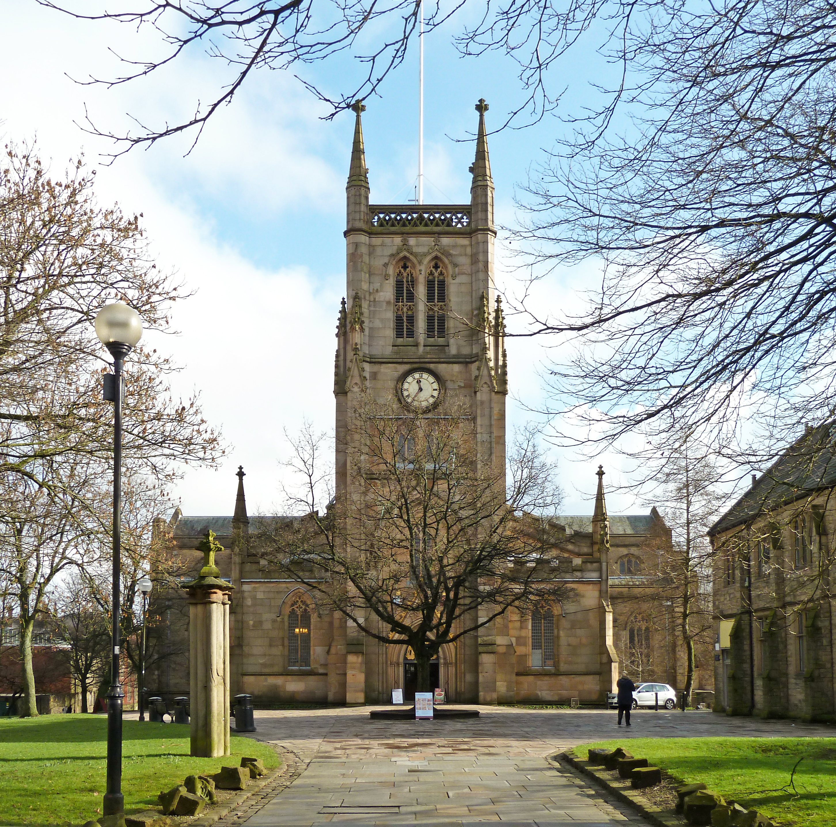 File:Blackburn Cathedral from the west 01.jpg - Wikimedia Commons