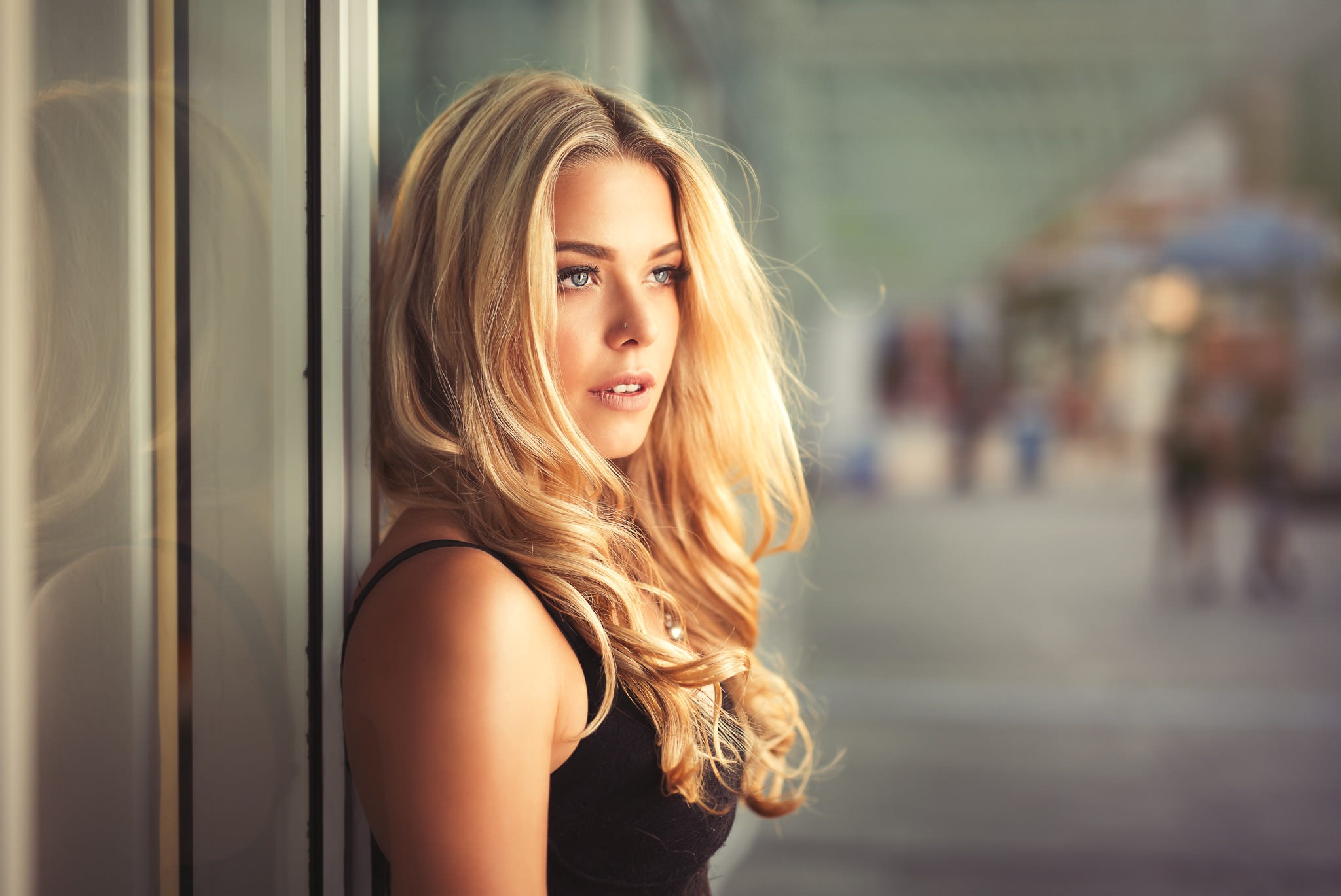 Beautiful Face Blonde Girl - HDWallpaperFX