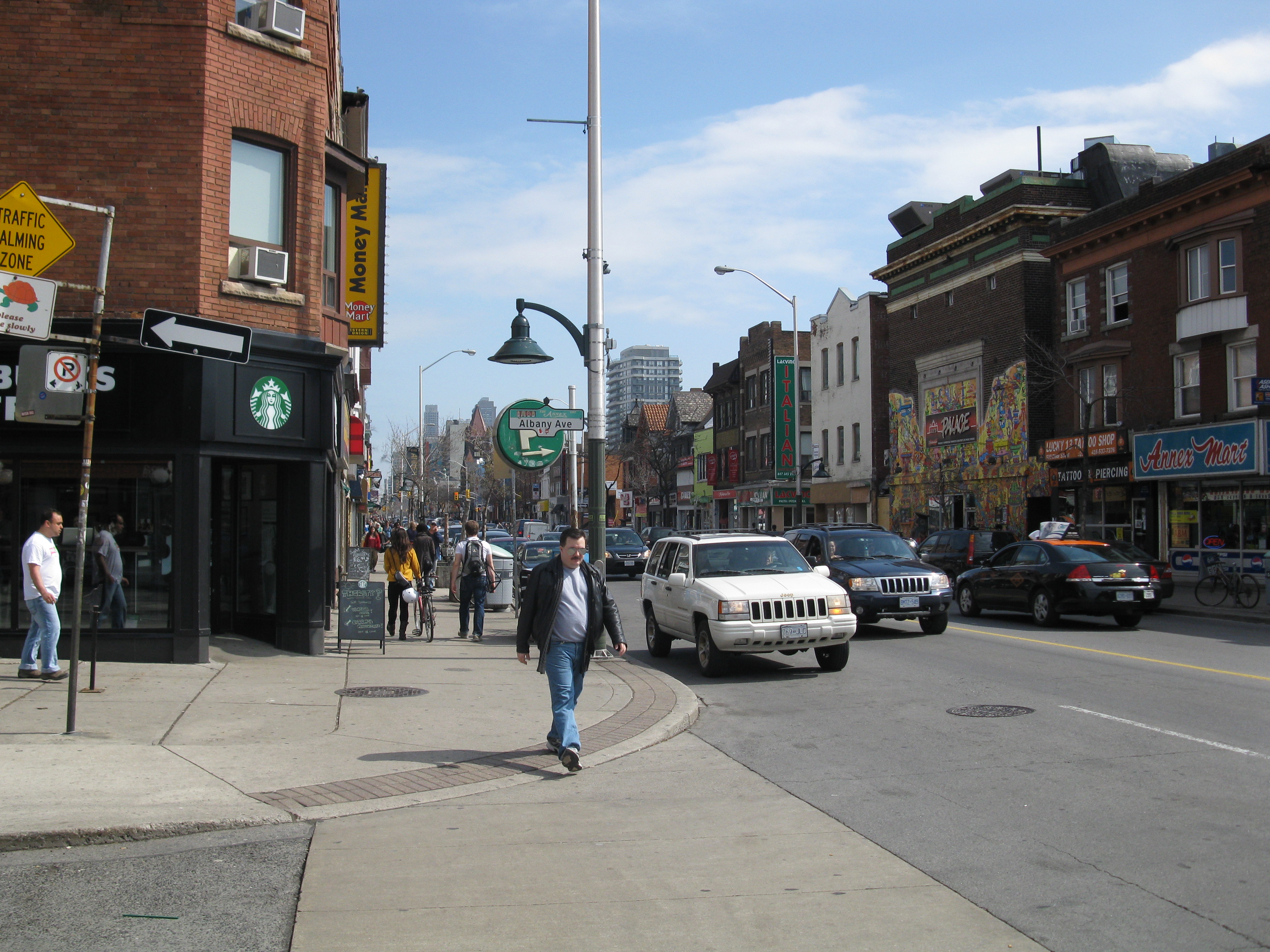 Bloor Street West, between Bathurst and Spadina -x, Car, Intersection, Outdoor, Road, HQ Photo
