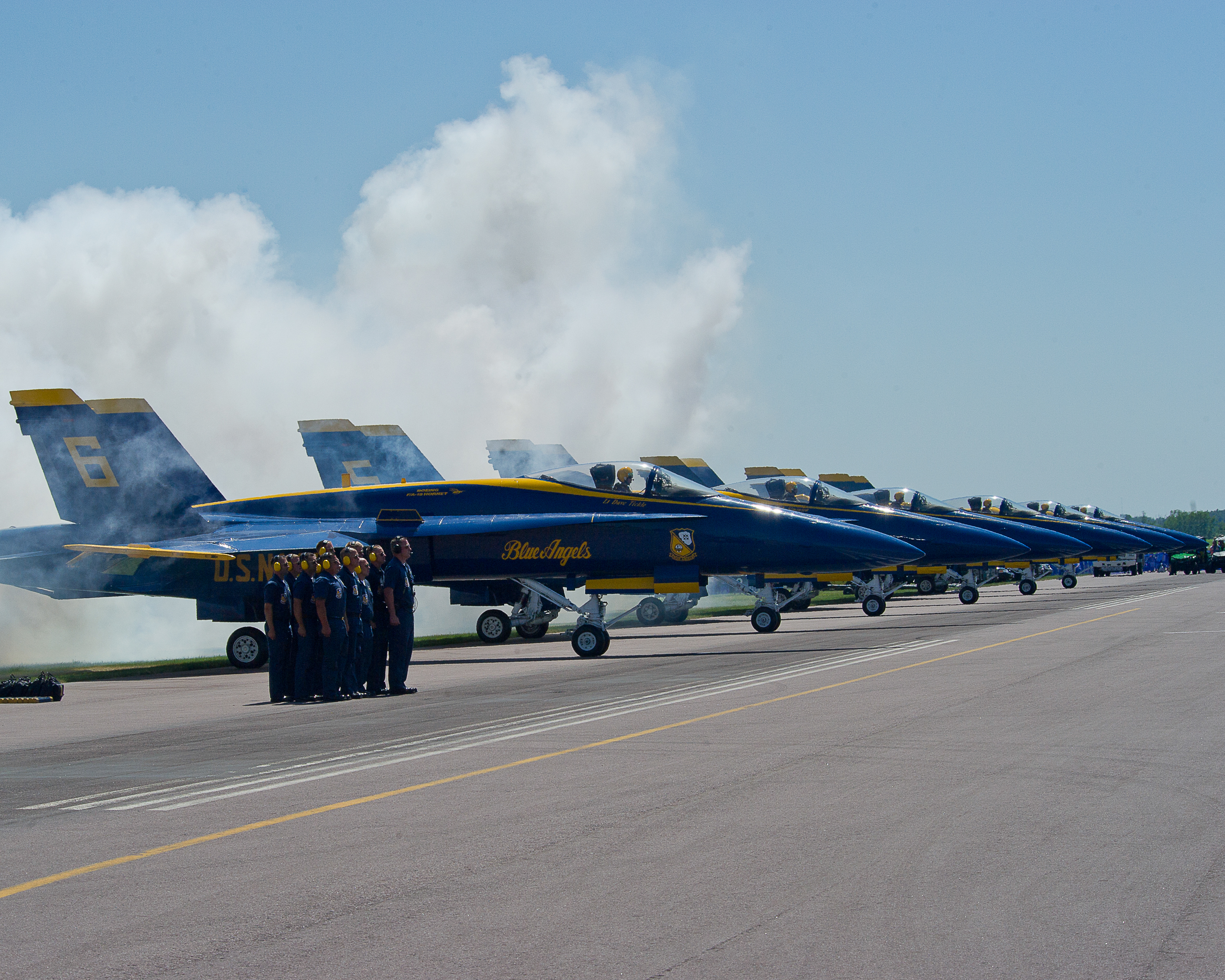 A Day Inside The Hornet's Nest – Home Of The Blue Angels ...
