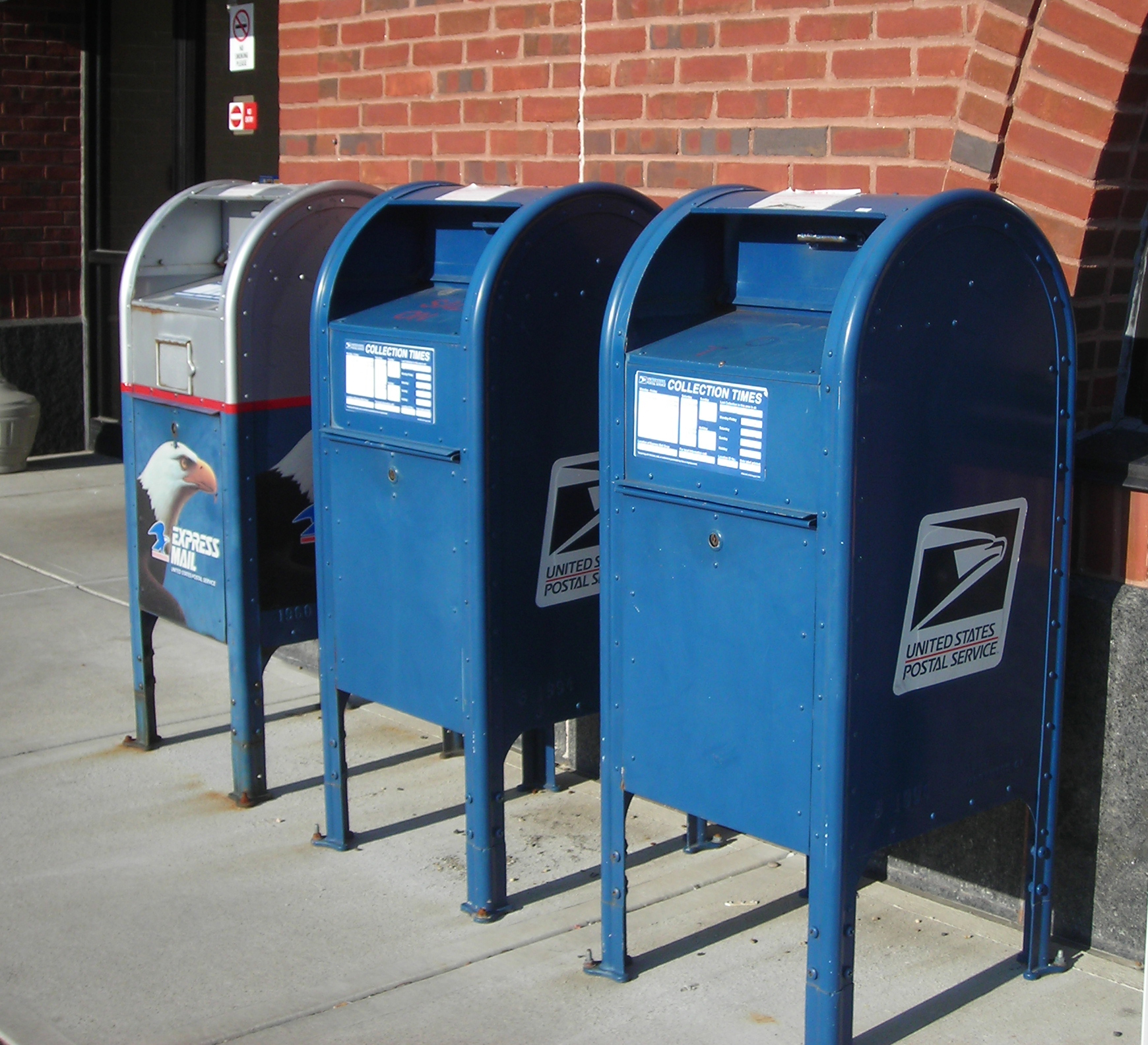 File:USPS mailboxes.jpg - Wikimedia Commons