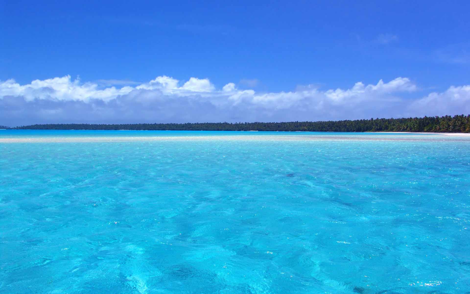 blue-water-of-Turquoise-Sea