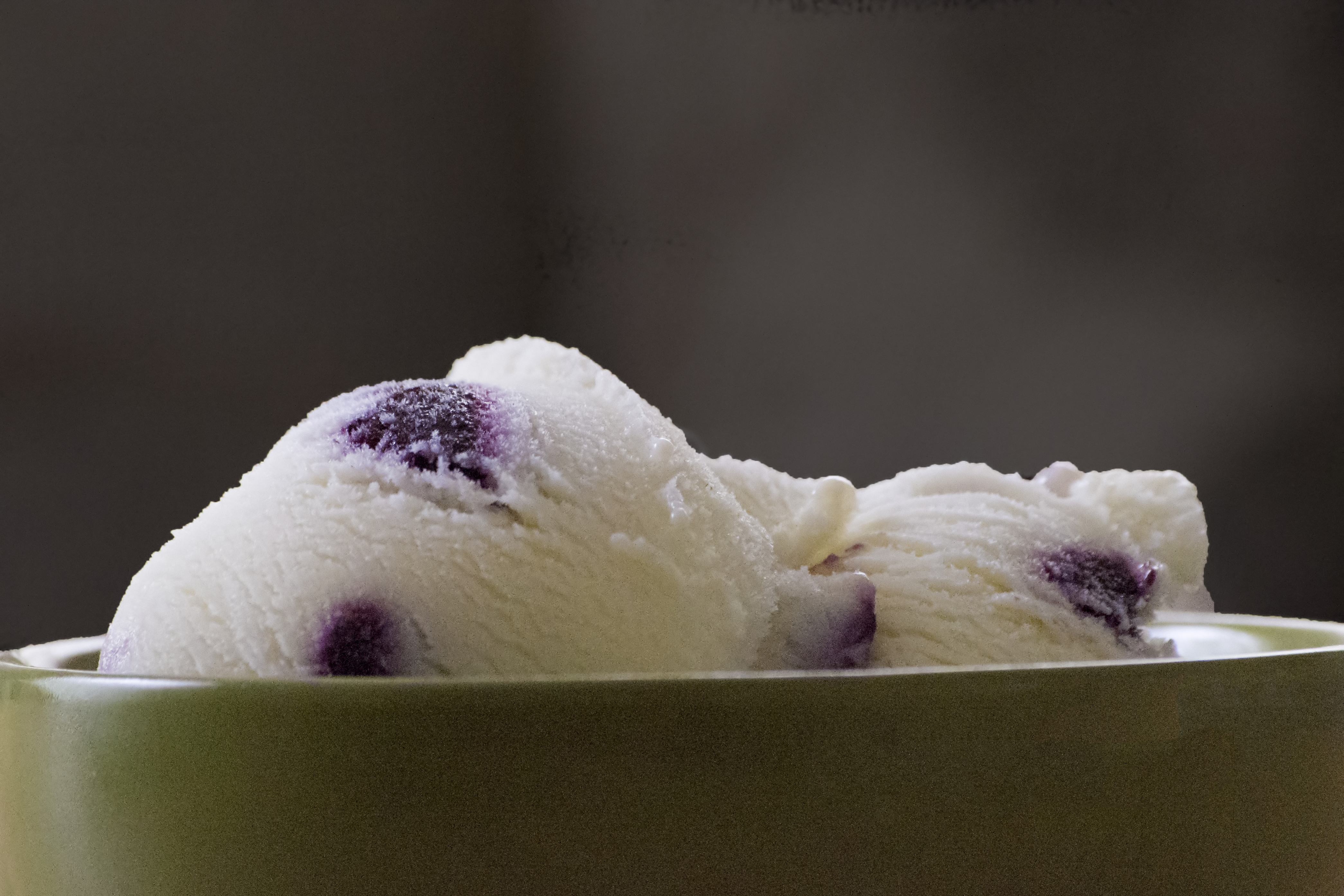 Blueberry ice cream photo