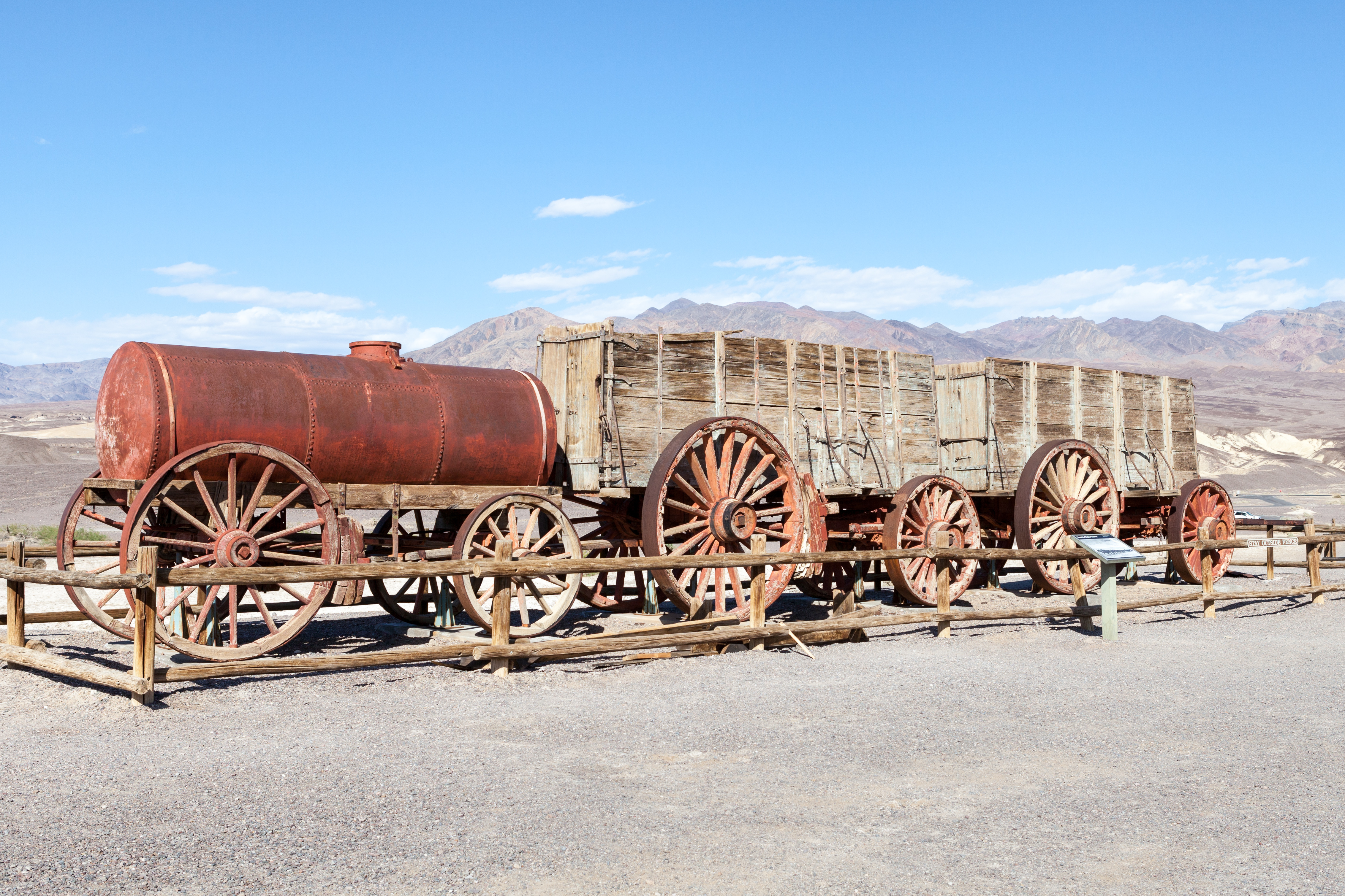 File:Twenty mule team wagon Harmony Borax Works sw.jpg - Wikimedia ...