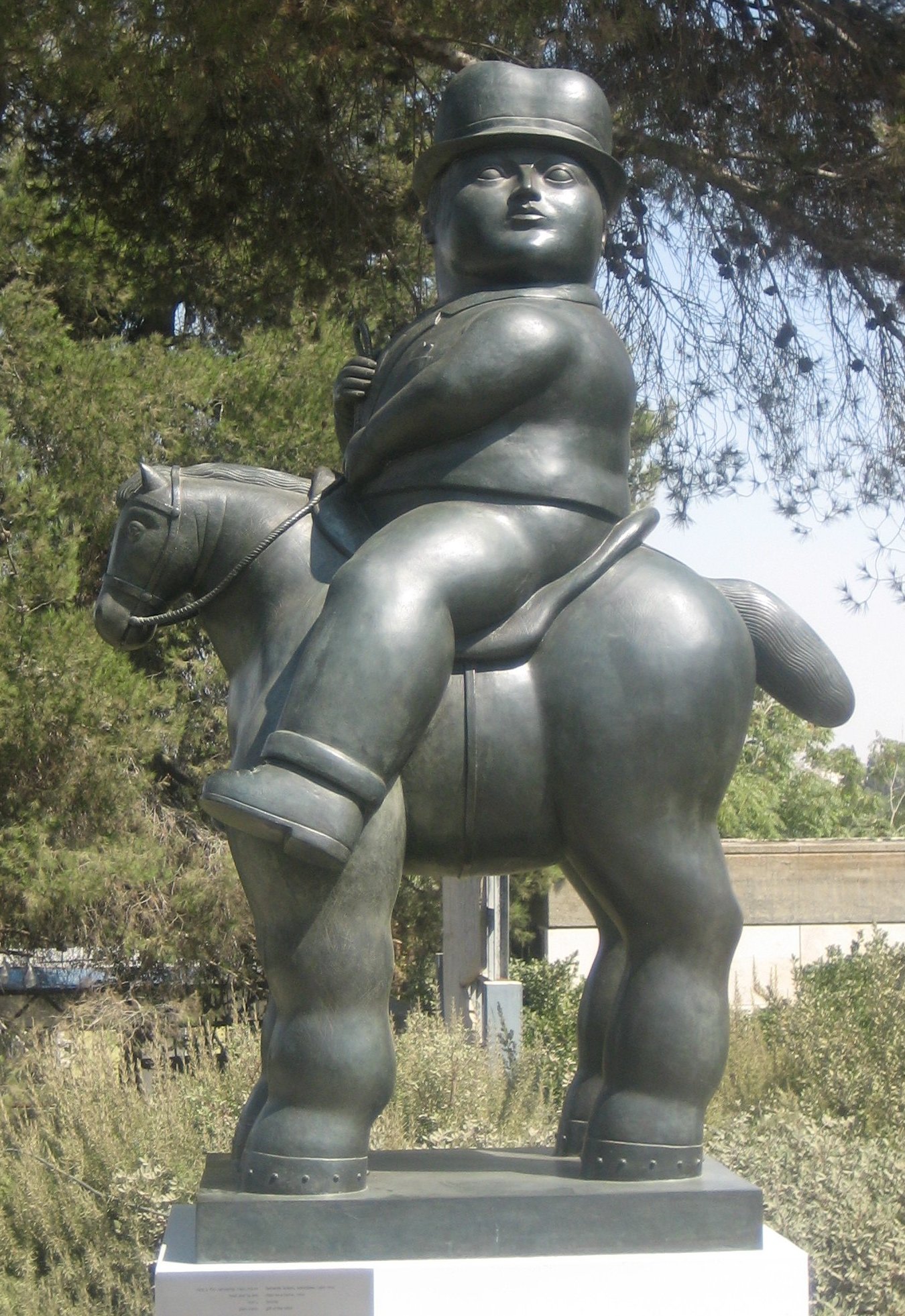 File:'Man on Horse', bronze sculpture by Fernando Botero (Colombian ...