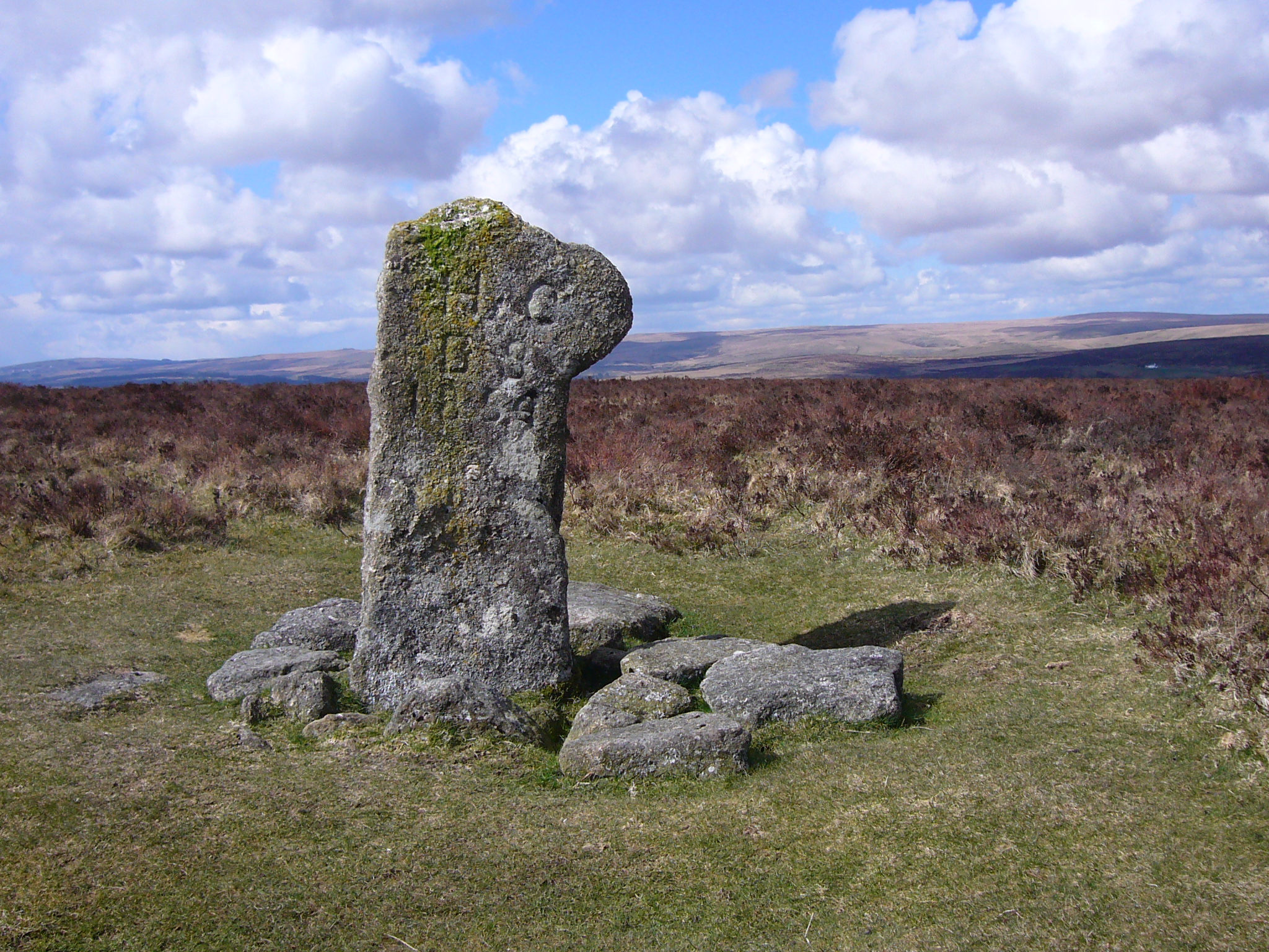 File:Hameldon boundary stone 2.jpg - Wikimedia Commons