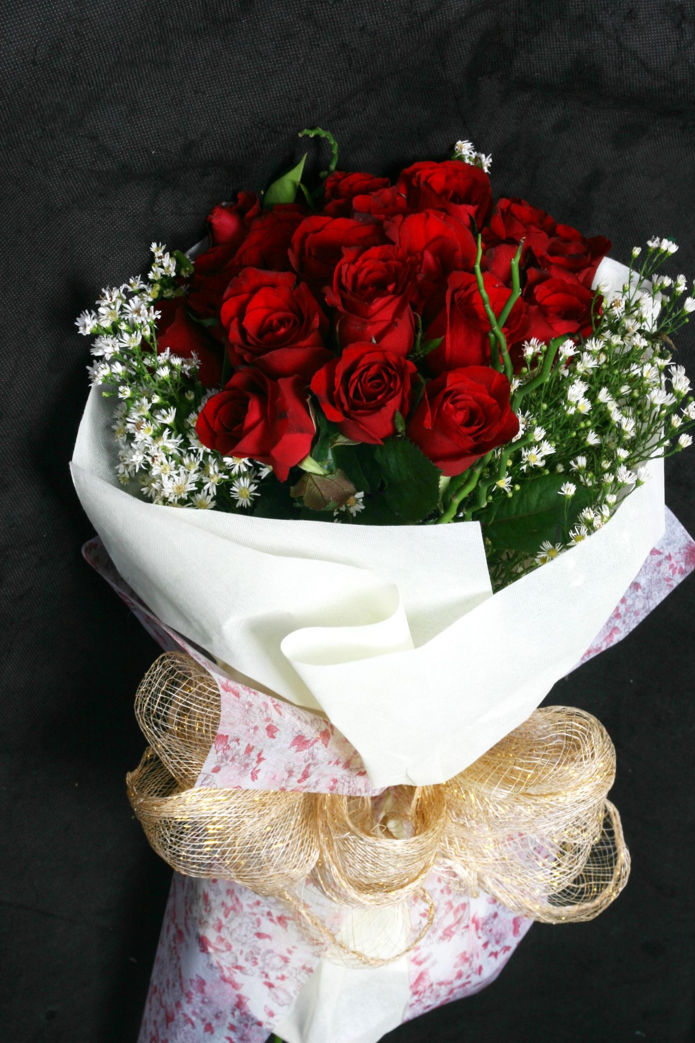Red Roses Bouquet | Beautiful Floral Arrangement | Flower Delivery ...