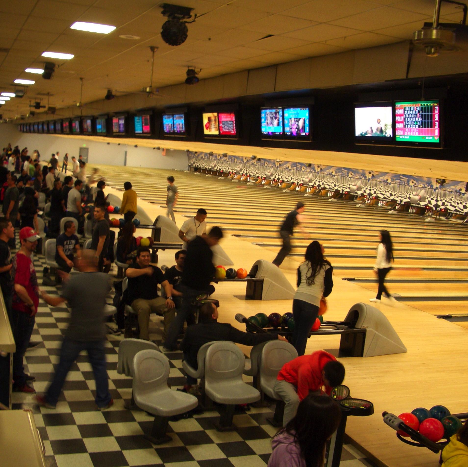Bowling alley acts like community center in Daly City | KALW
