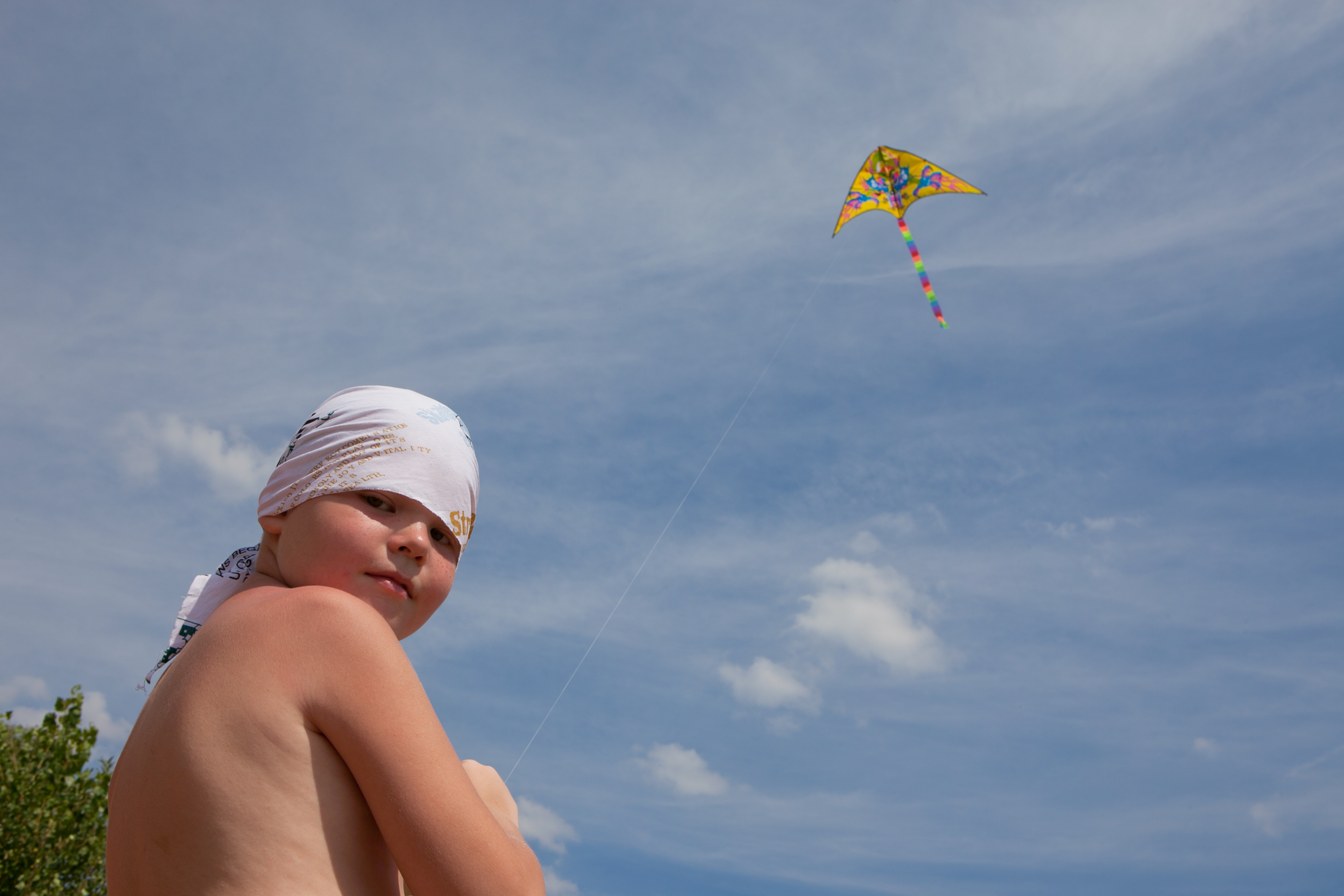 Boy plays kite, Air, Recreation, Vacation, Toy, HQ Photo