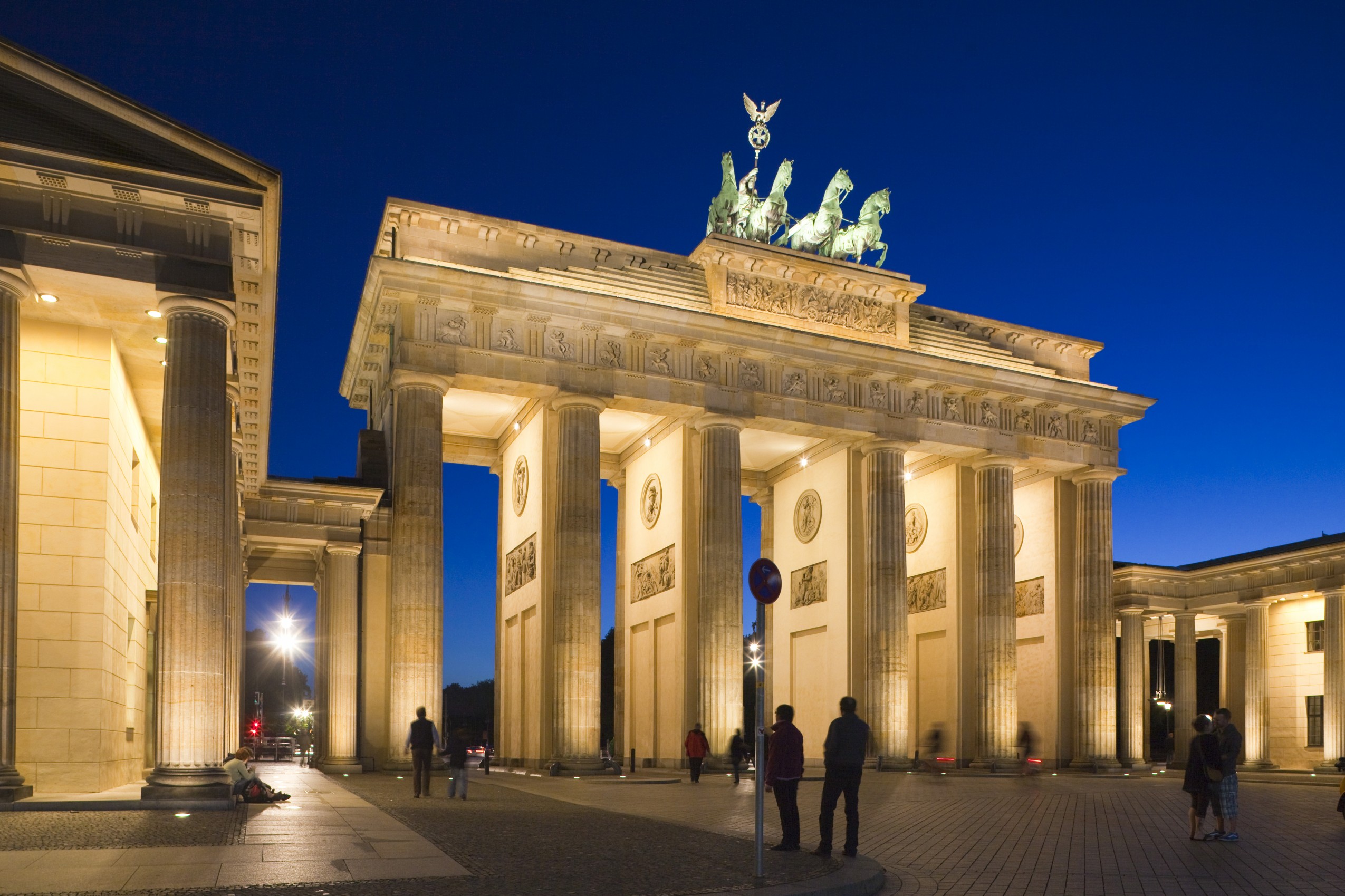 Airbnb: ten unusual places to stay Brandenburg Gate, Berlin – Rough ...