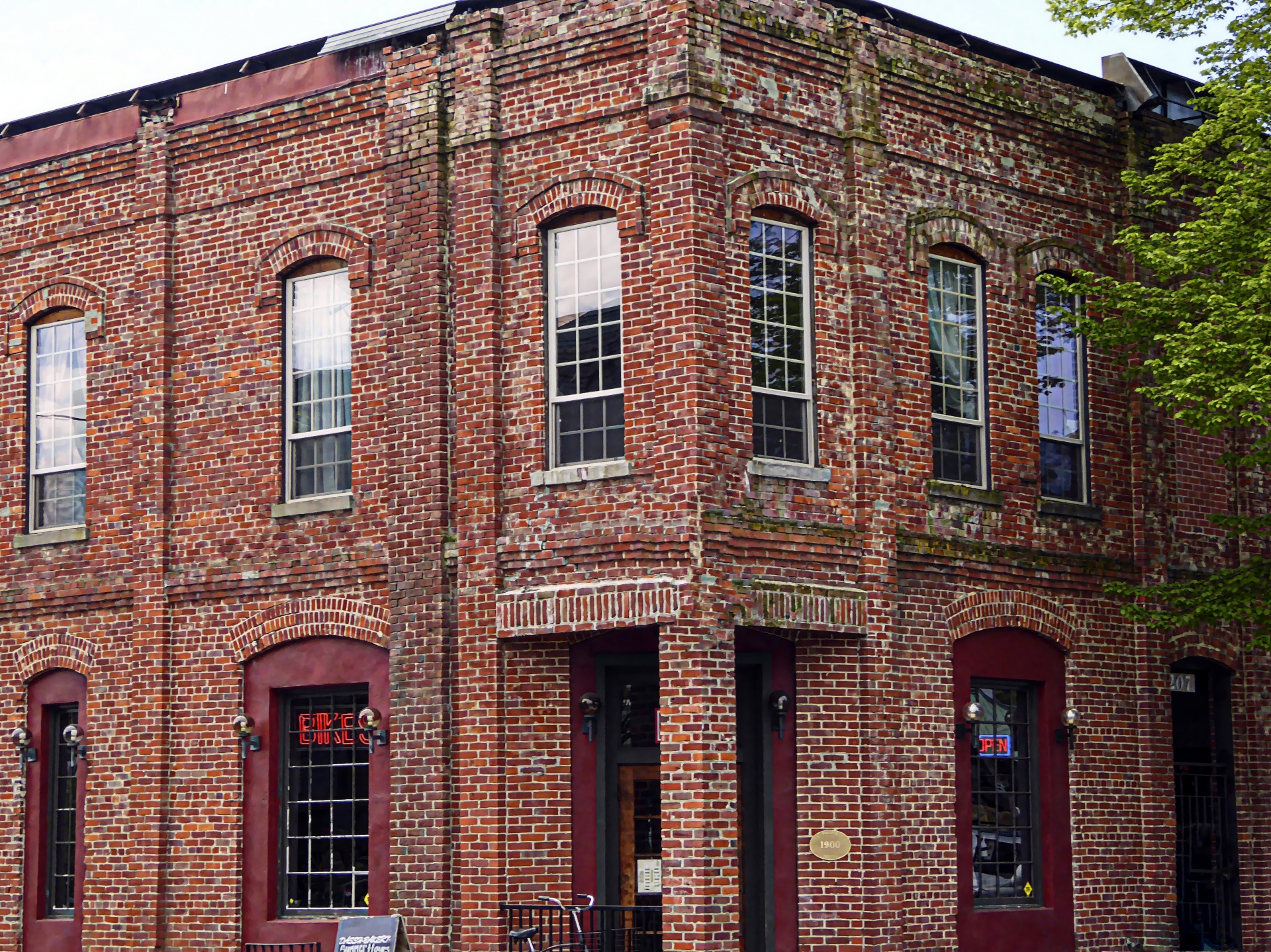 Old Brick Building Free Stock Photo - Public Domain Pictures