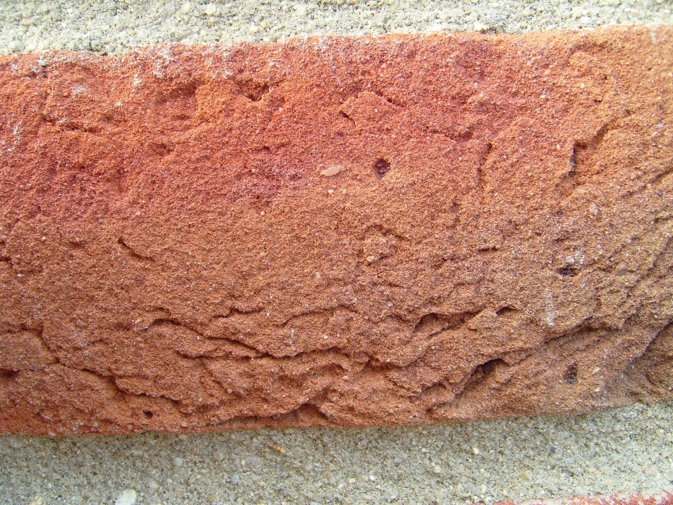 File:Brick in wall close up.jpg - Wikimedia Commons