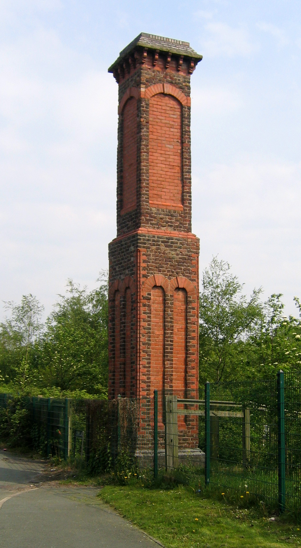 File:Widnes Sewer tower.jpg - Wikimedia Commons