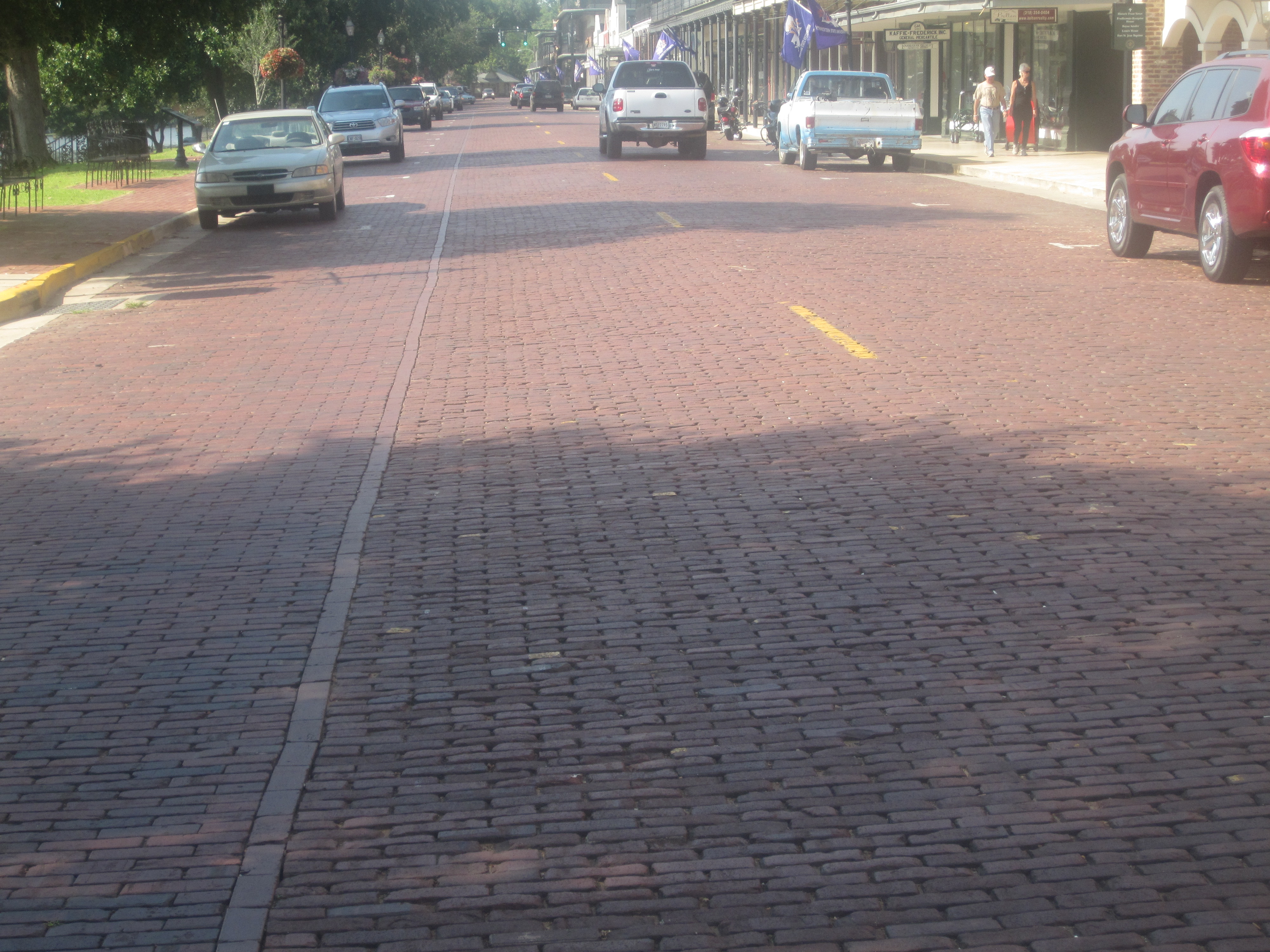 File:Historic brick street in Natchitoches, LA IMG 1943.JPG ...