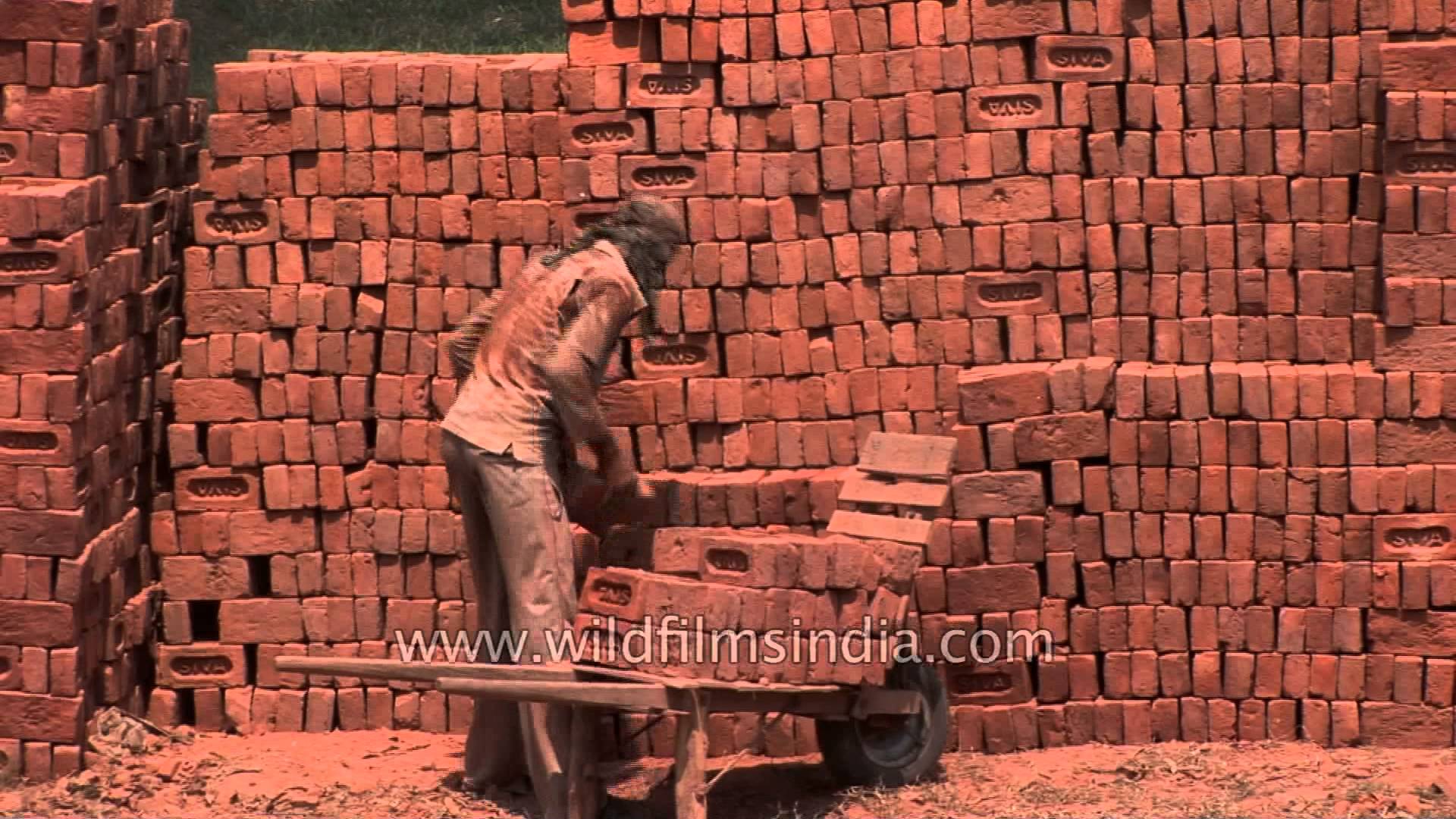 Bricks made in an Indian village kiln - YouTube