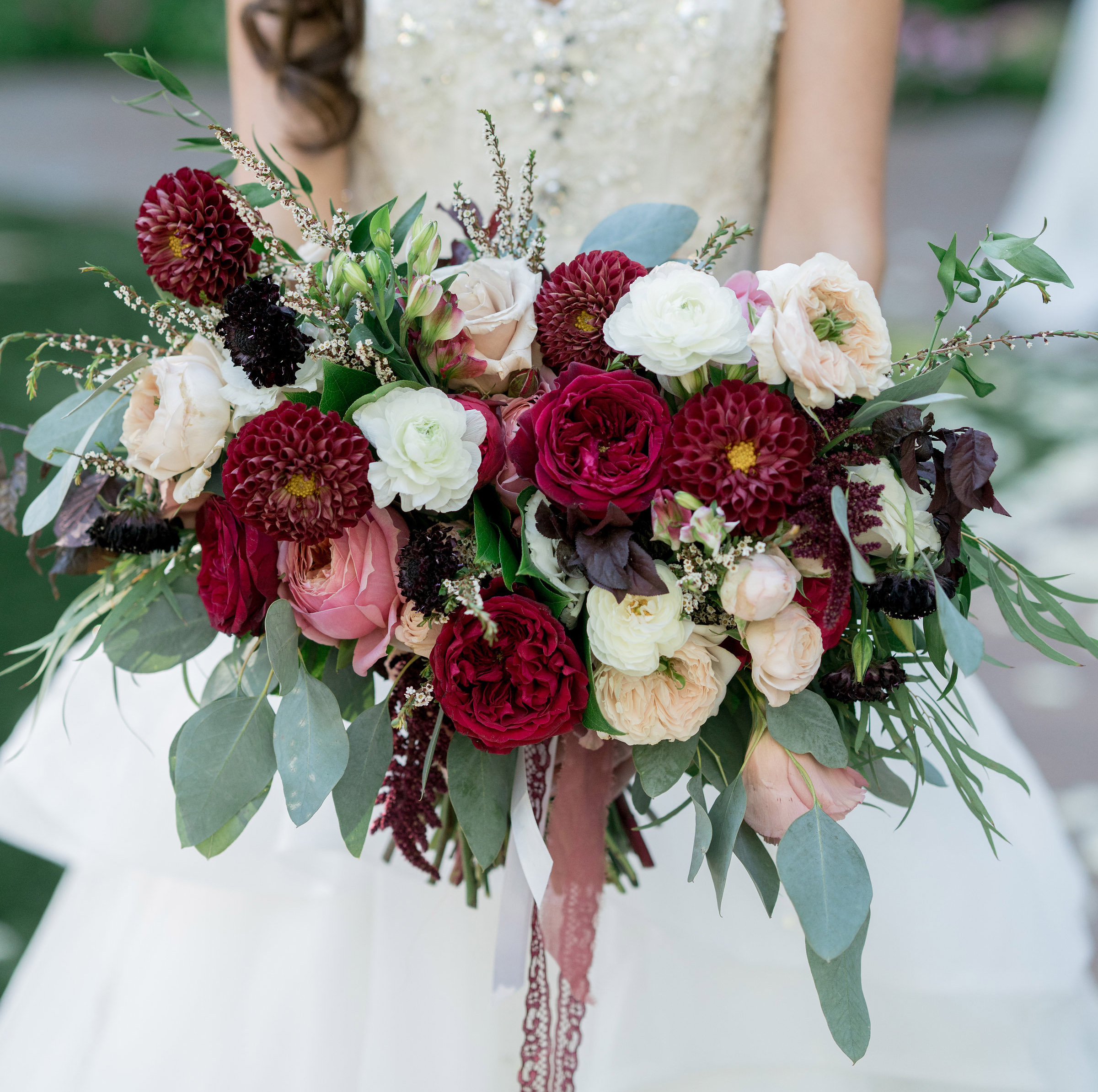 15 Bridal Bouquets in Valentine-Inspired Shades - Inside Weddings