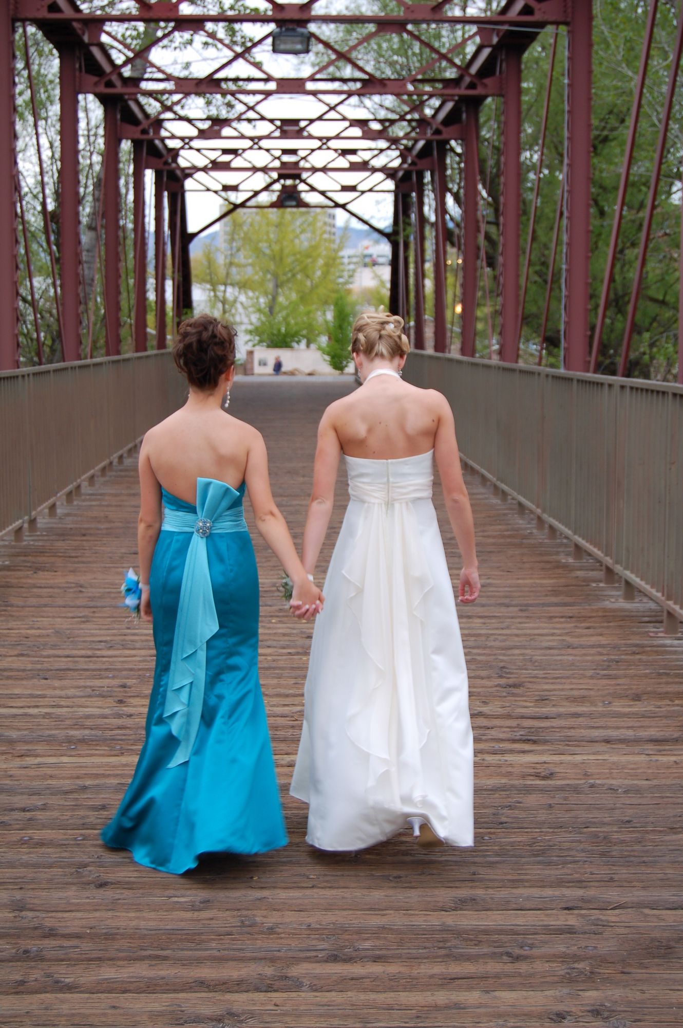 bride and bridesmaid pictures - Google Search | A Picture's Worth ...