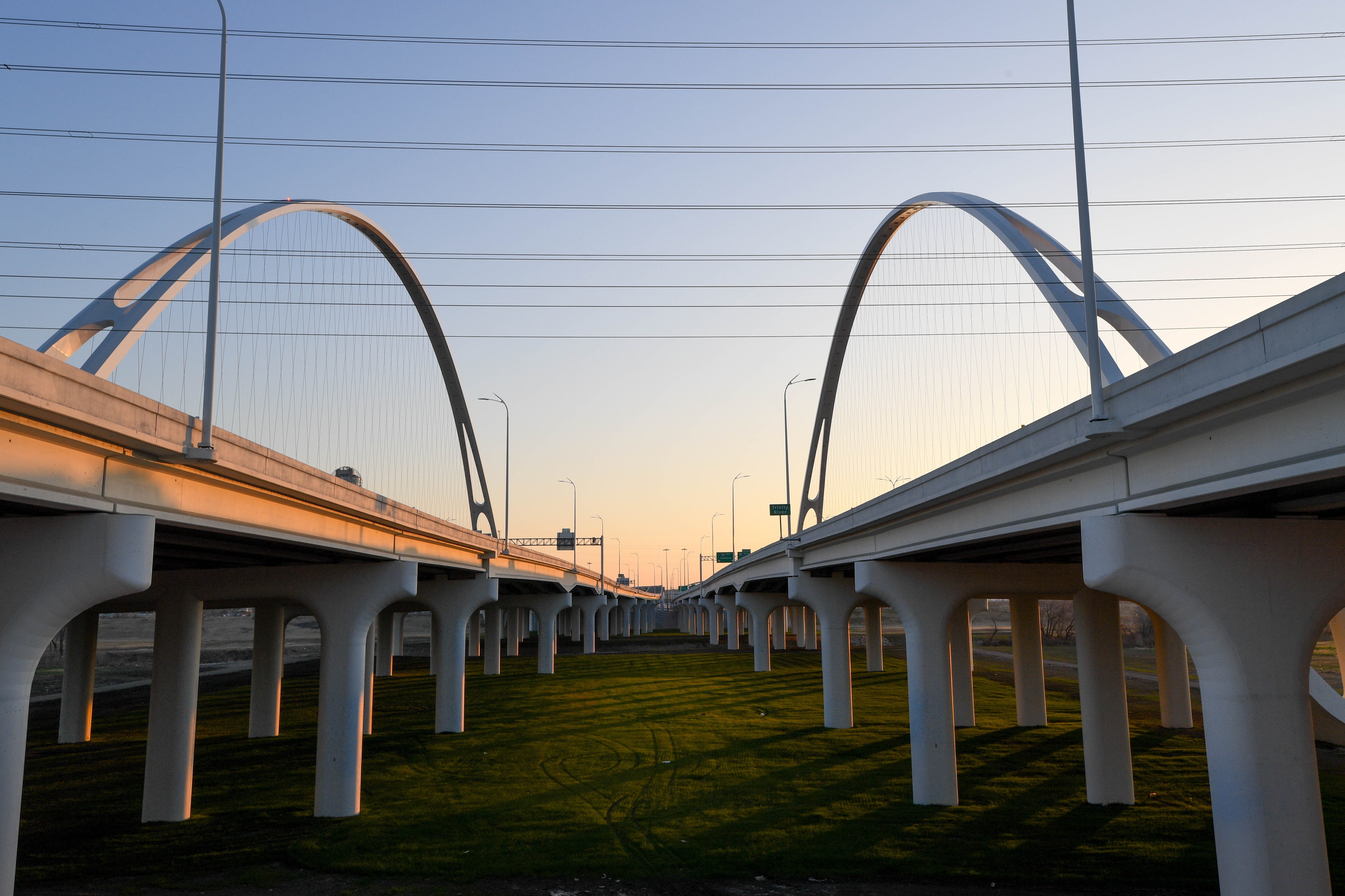 After New Dallas Calatrava Bridge Flunks Test, the Finger-Pointing ...