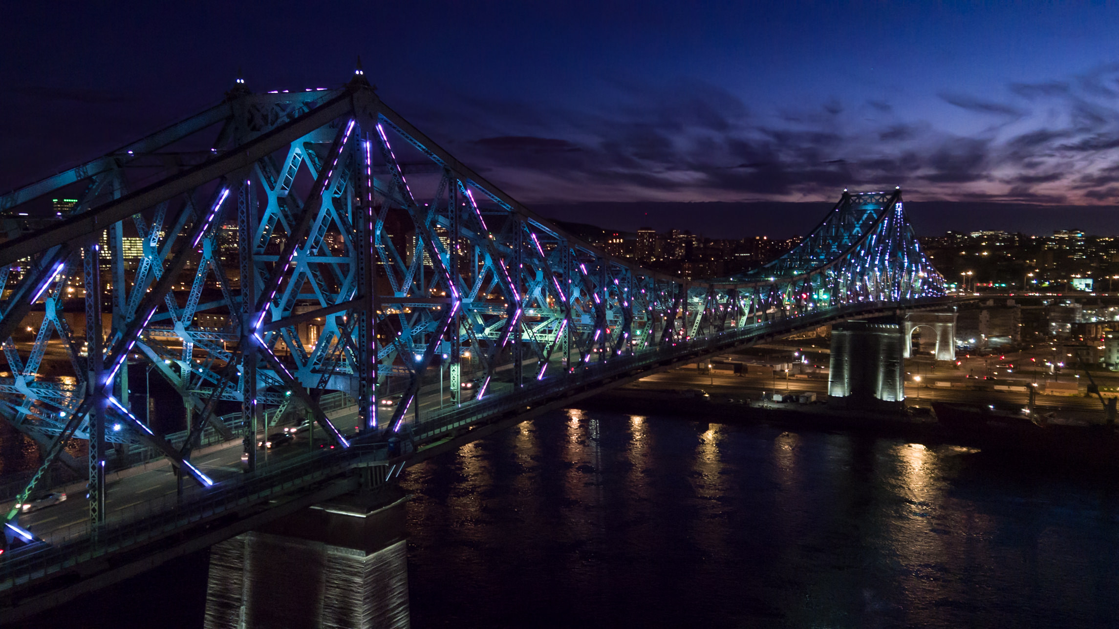Jacques Cartier bridge lights | Moment Factory