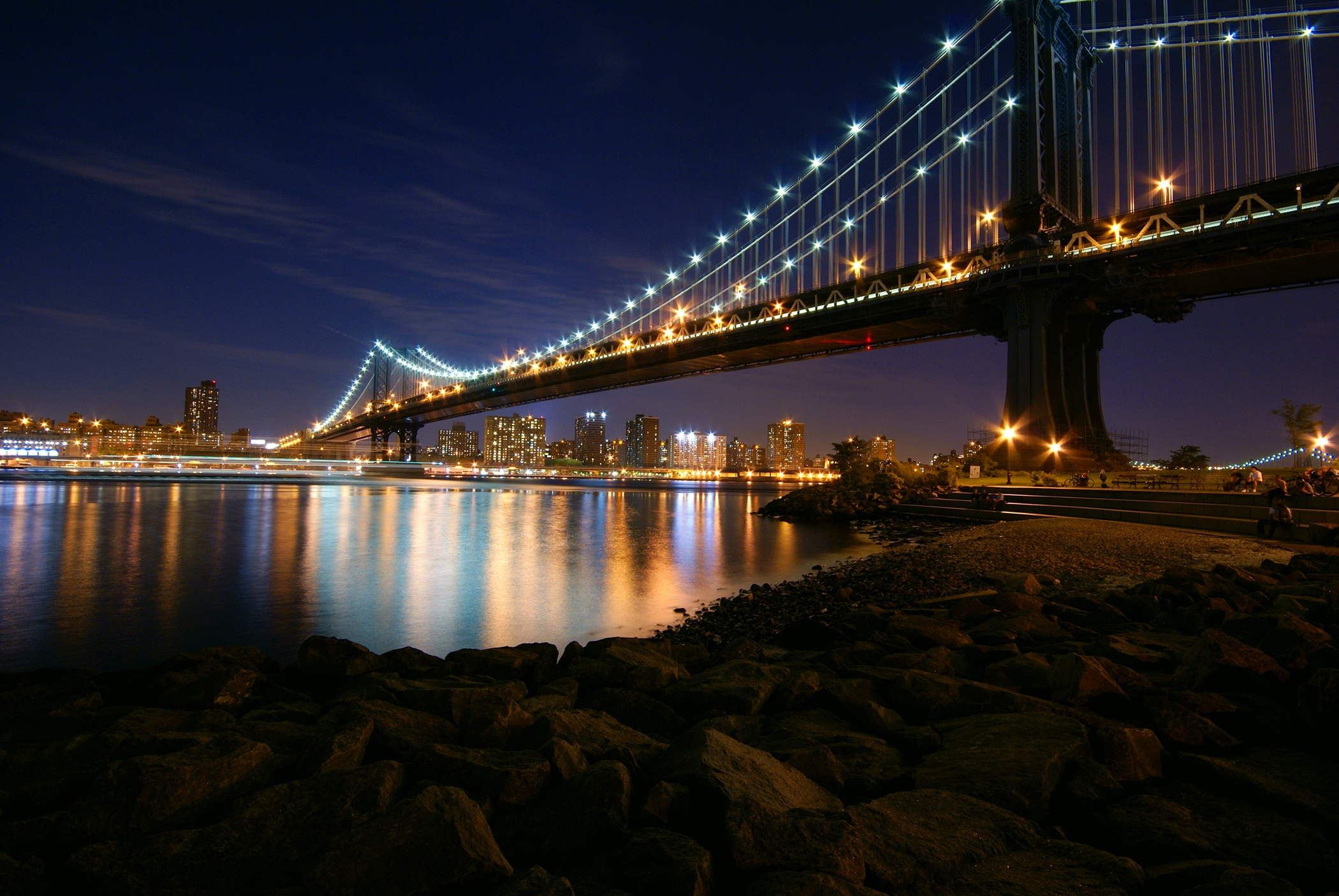 File:Manhattan Bridge at Night.JPG - Wikimedia Commons