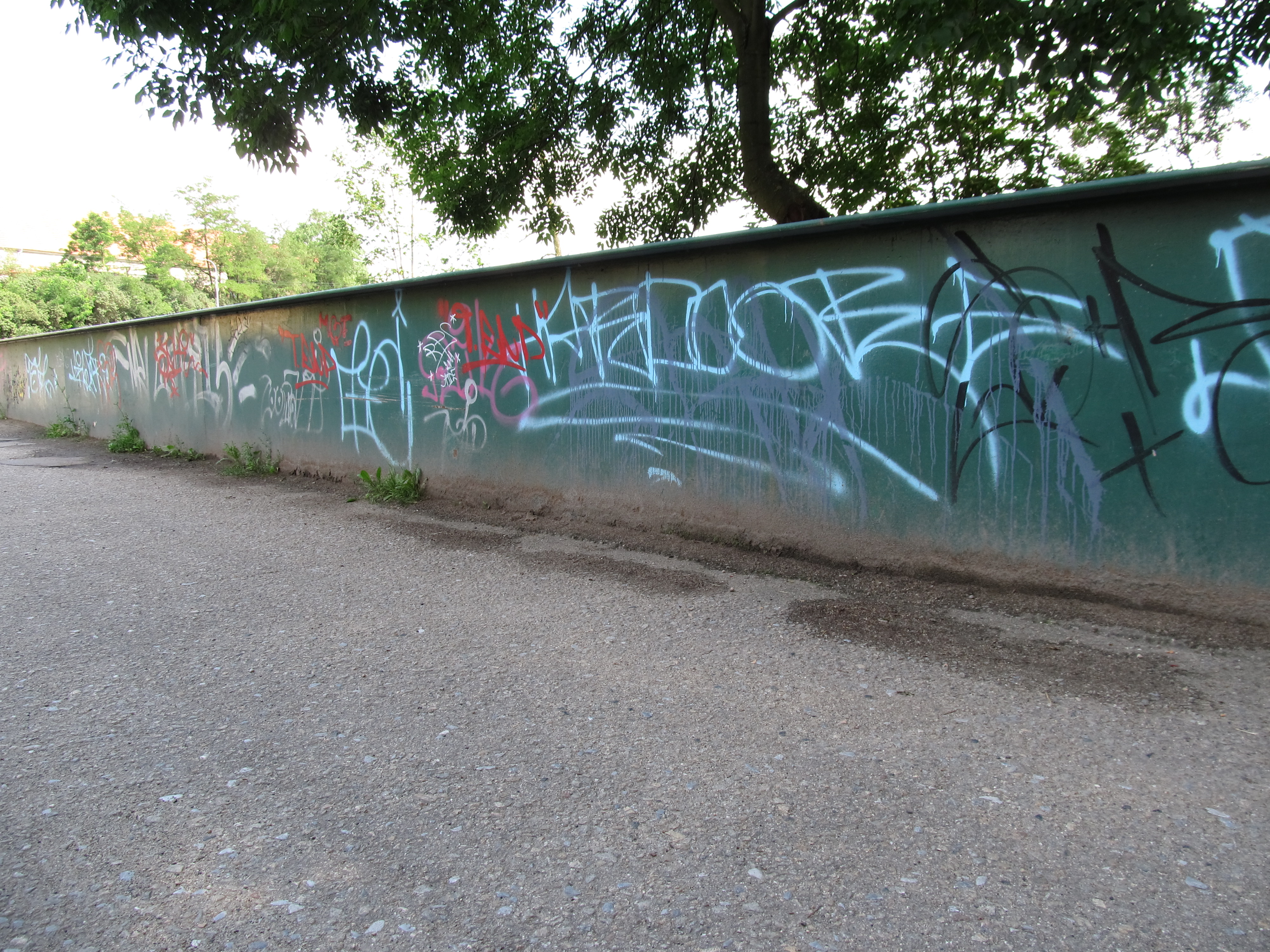File:Graffiti on a bridge.JPG - Wikimedia Commons