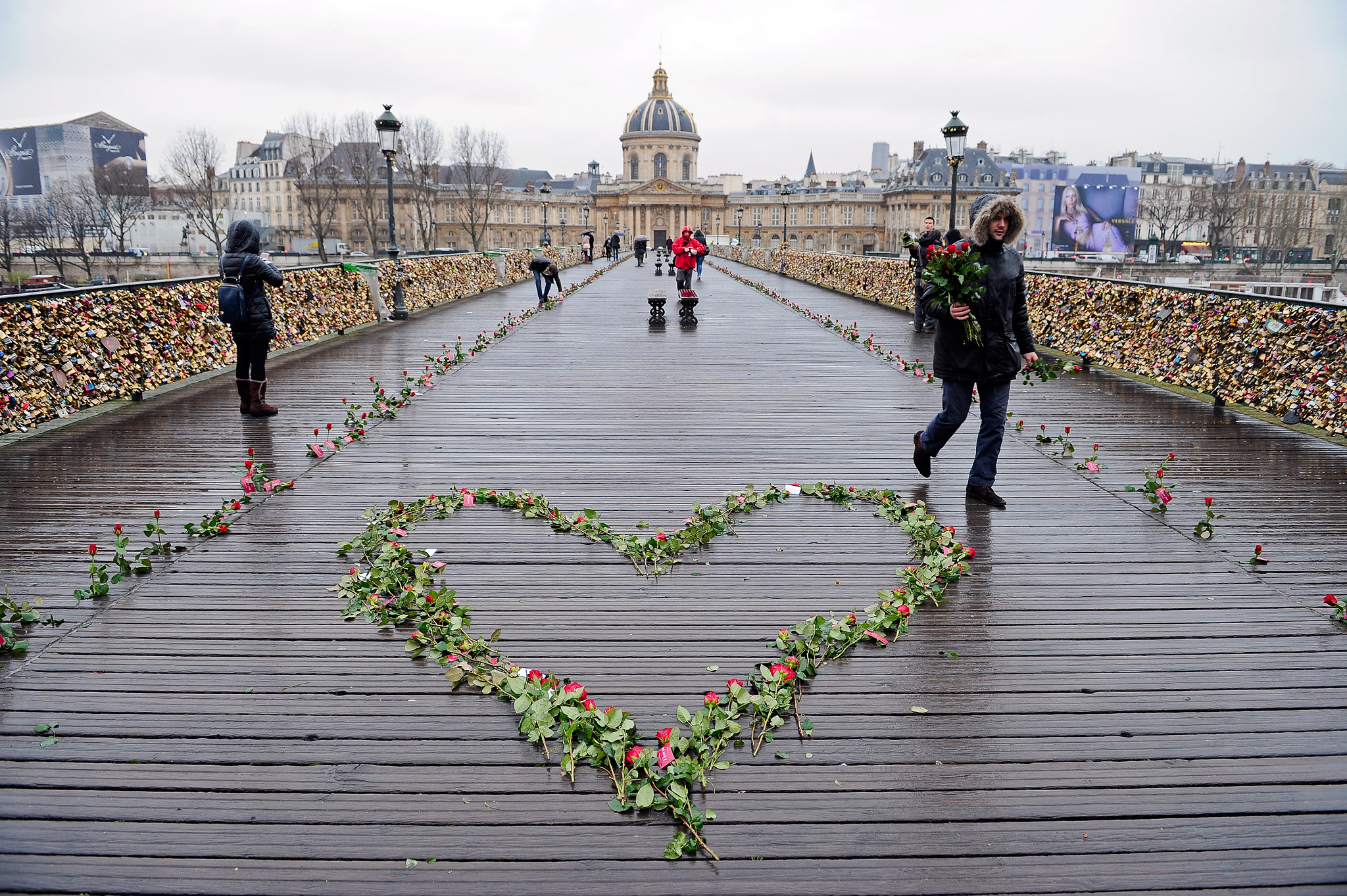 Love in the Time of Padlocks: Has a Craze on the World's Bridges ...