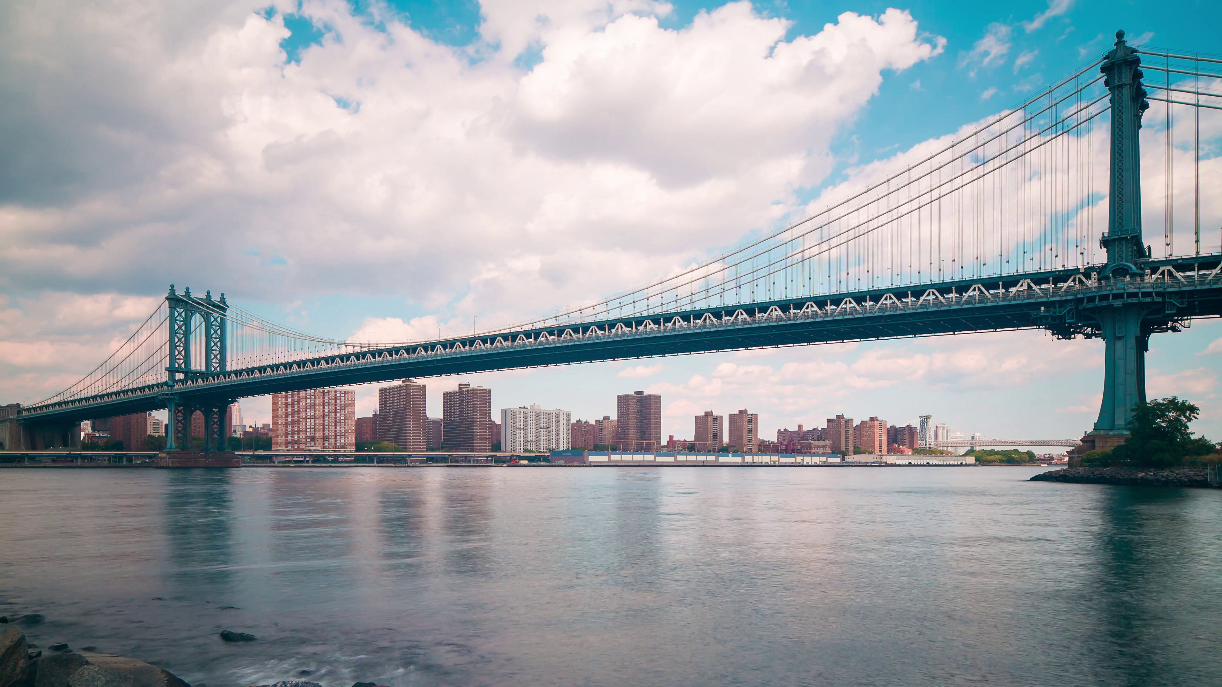 manhattan bridge day light panoramic 4k time lapse from new york ...