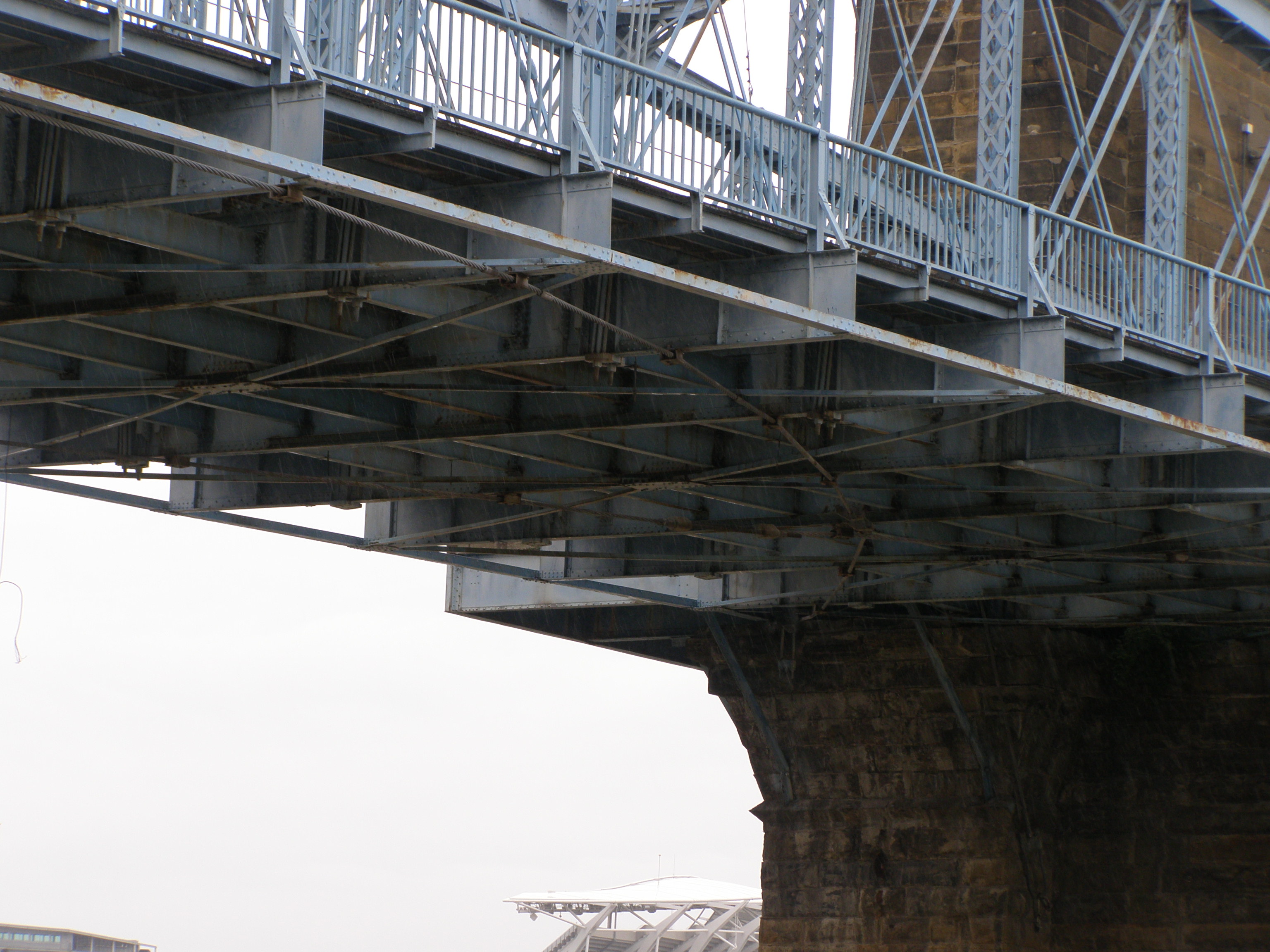 File:Roebling Bridge (deck support) P4280238.JPG - Wikimedia Commons