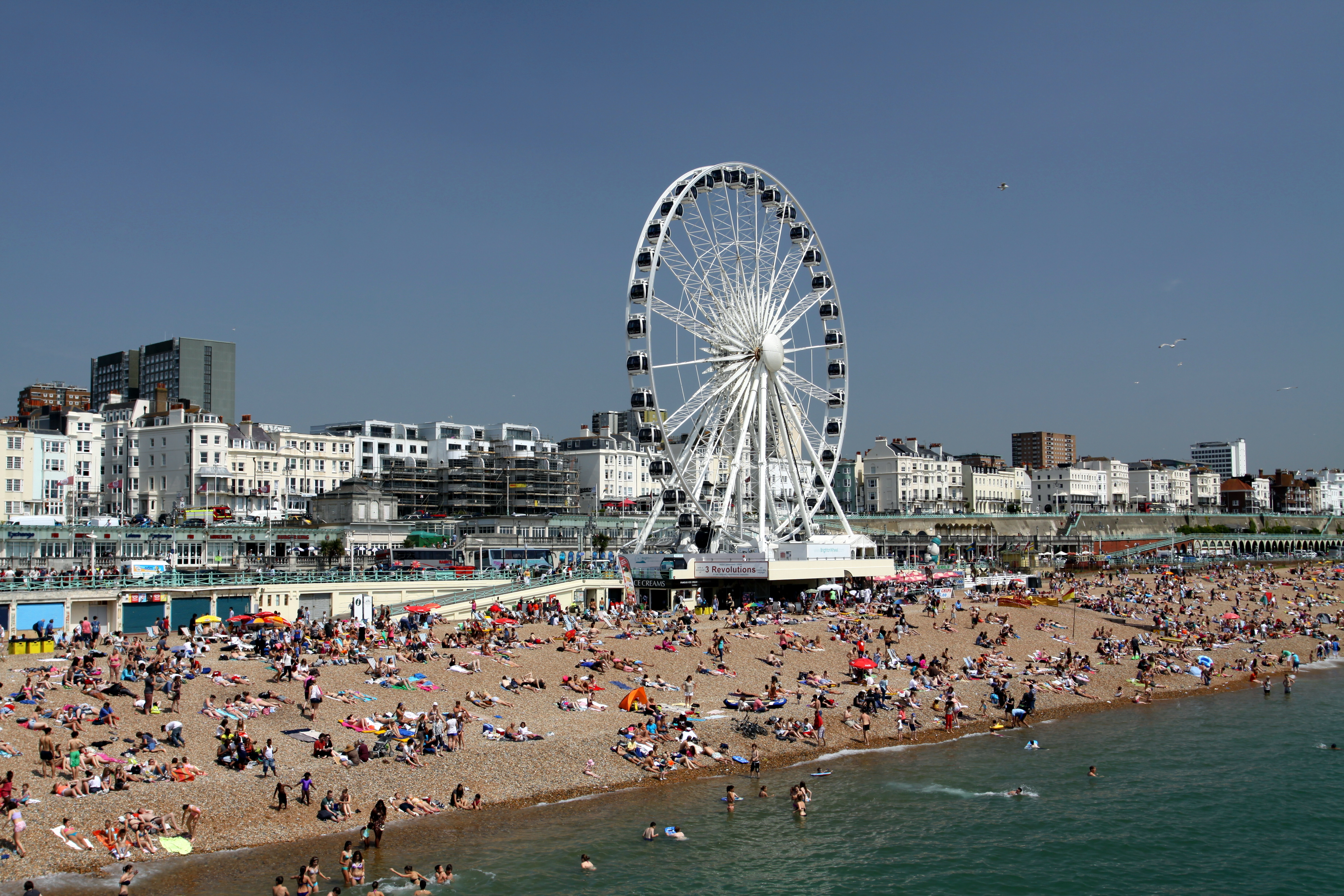 File:Brighton Wheel on the beach of Brighton in summer 2013 (11).JPG ...