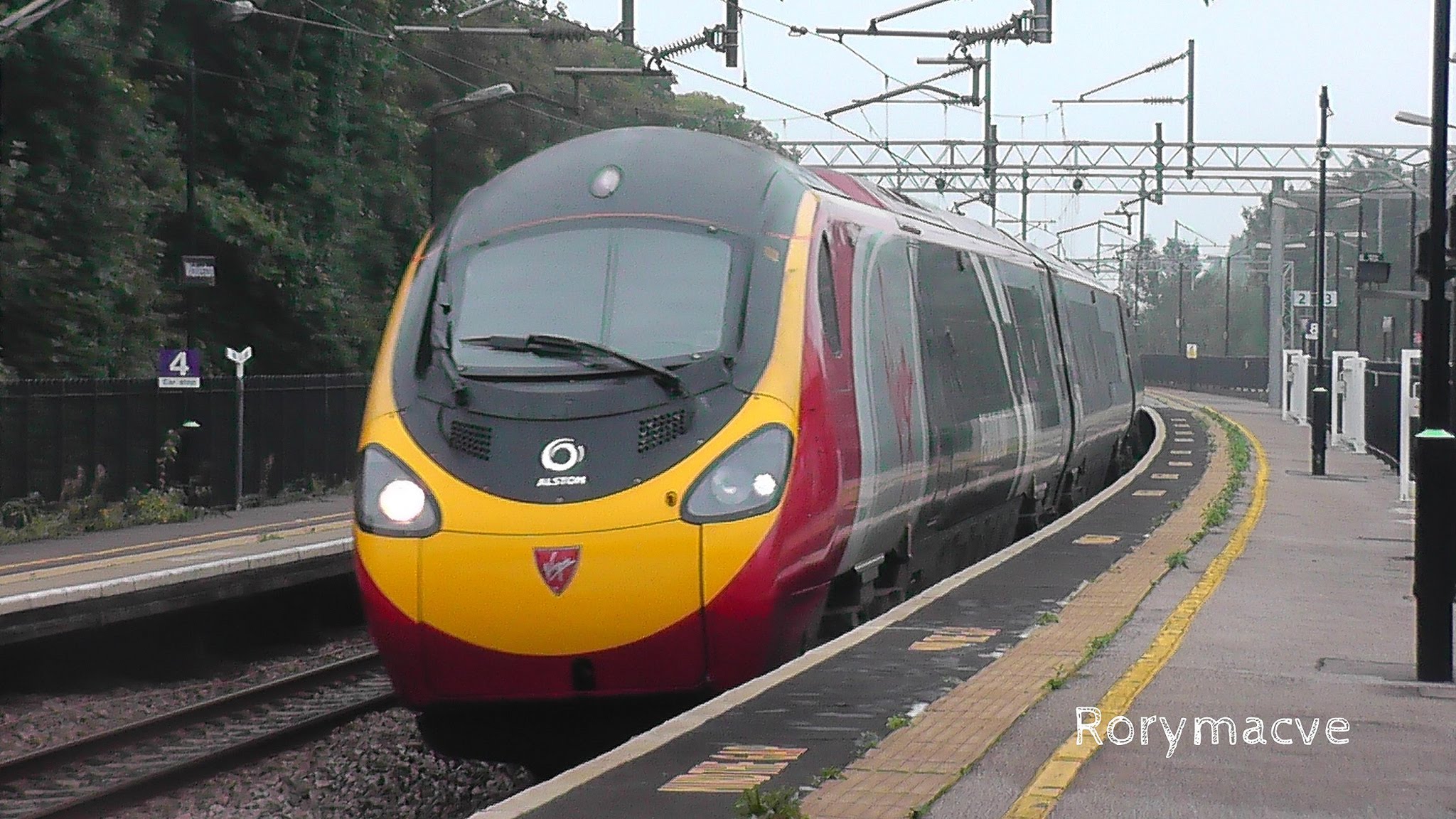 British trains at High Speed! - YouTube