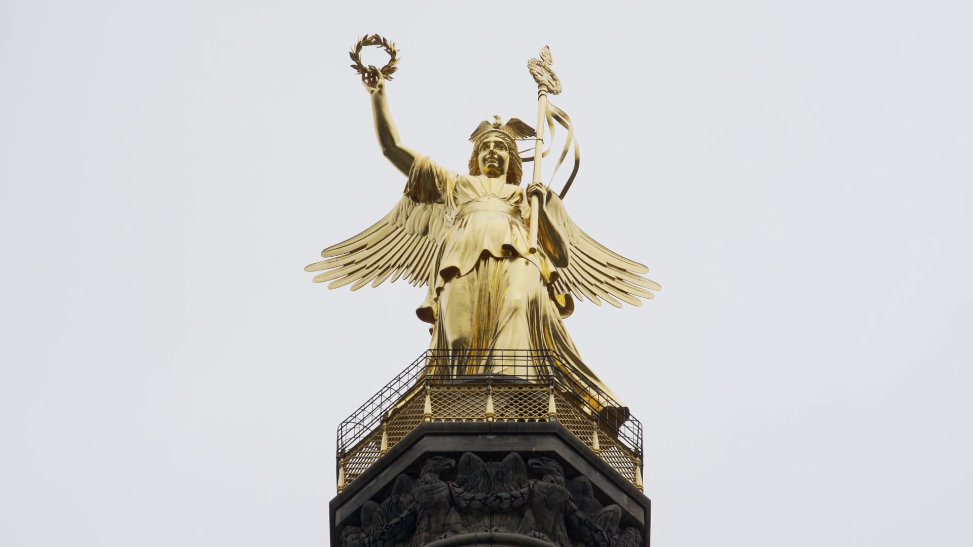 Berlin Victory Column, Siegessaule, statue of Victoria, close up ...