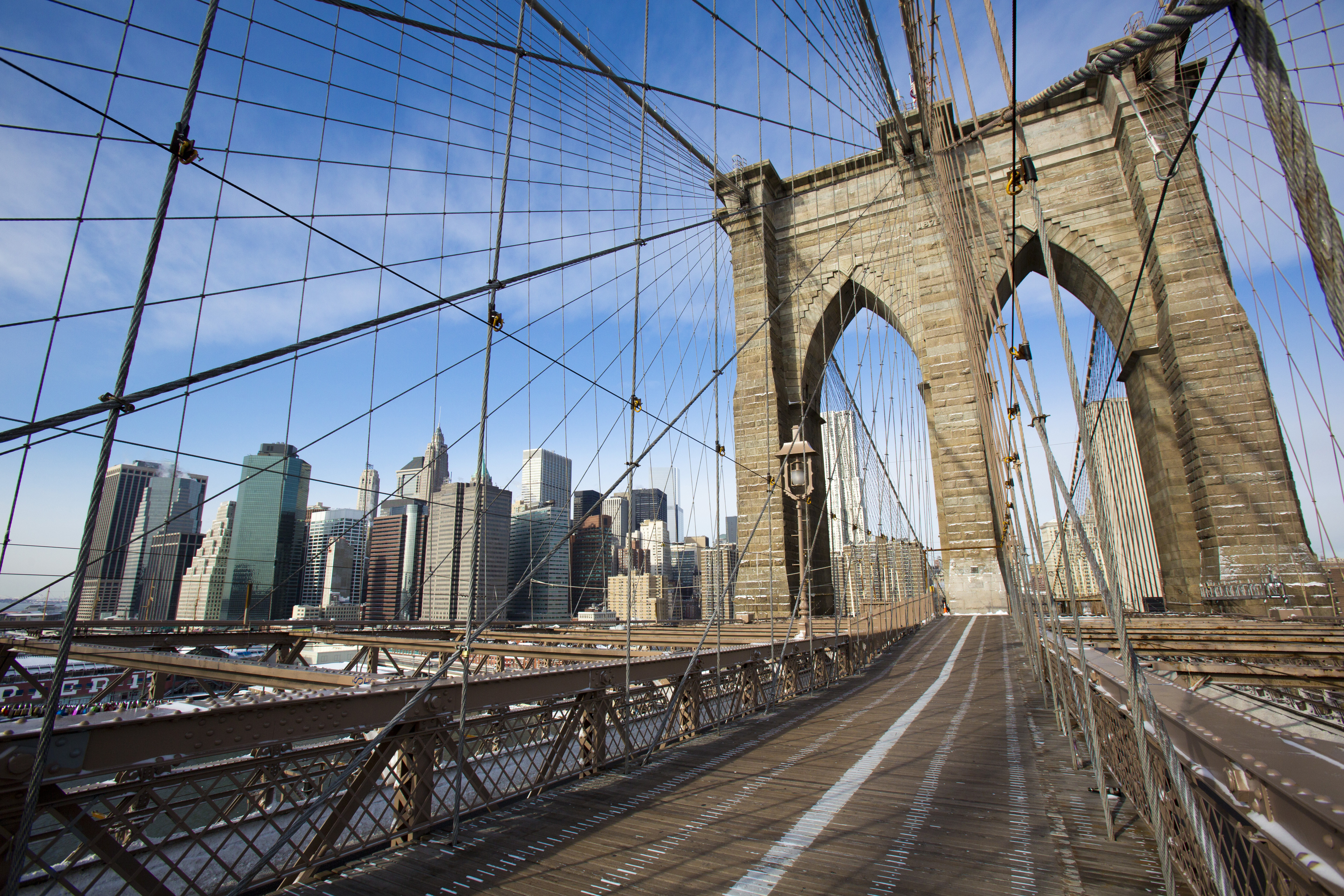 Tourists arrested over risky Brooklyn Bridge selfies