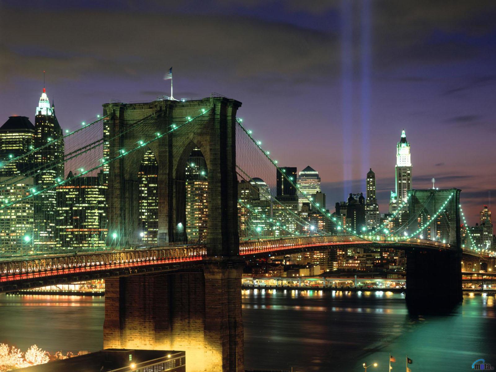 New York City, U.S.A., Brooklyn Bridge at night