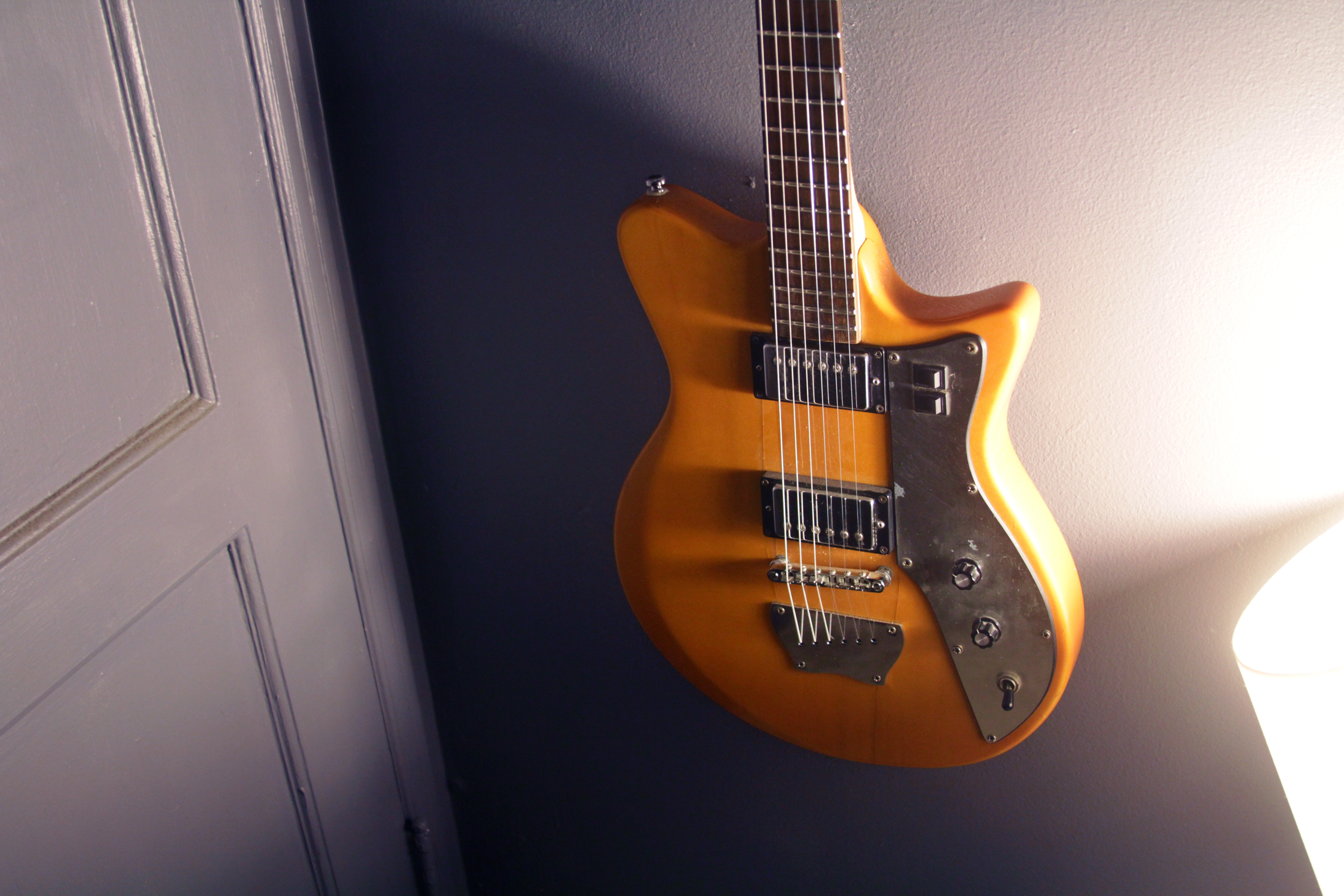 Brown and Black Electric Guitar, Door, Guitar, Hanging, Light, HQ Photo
