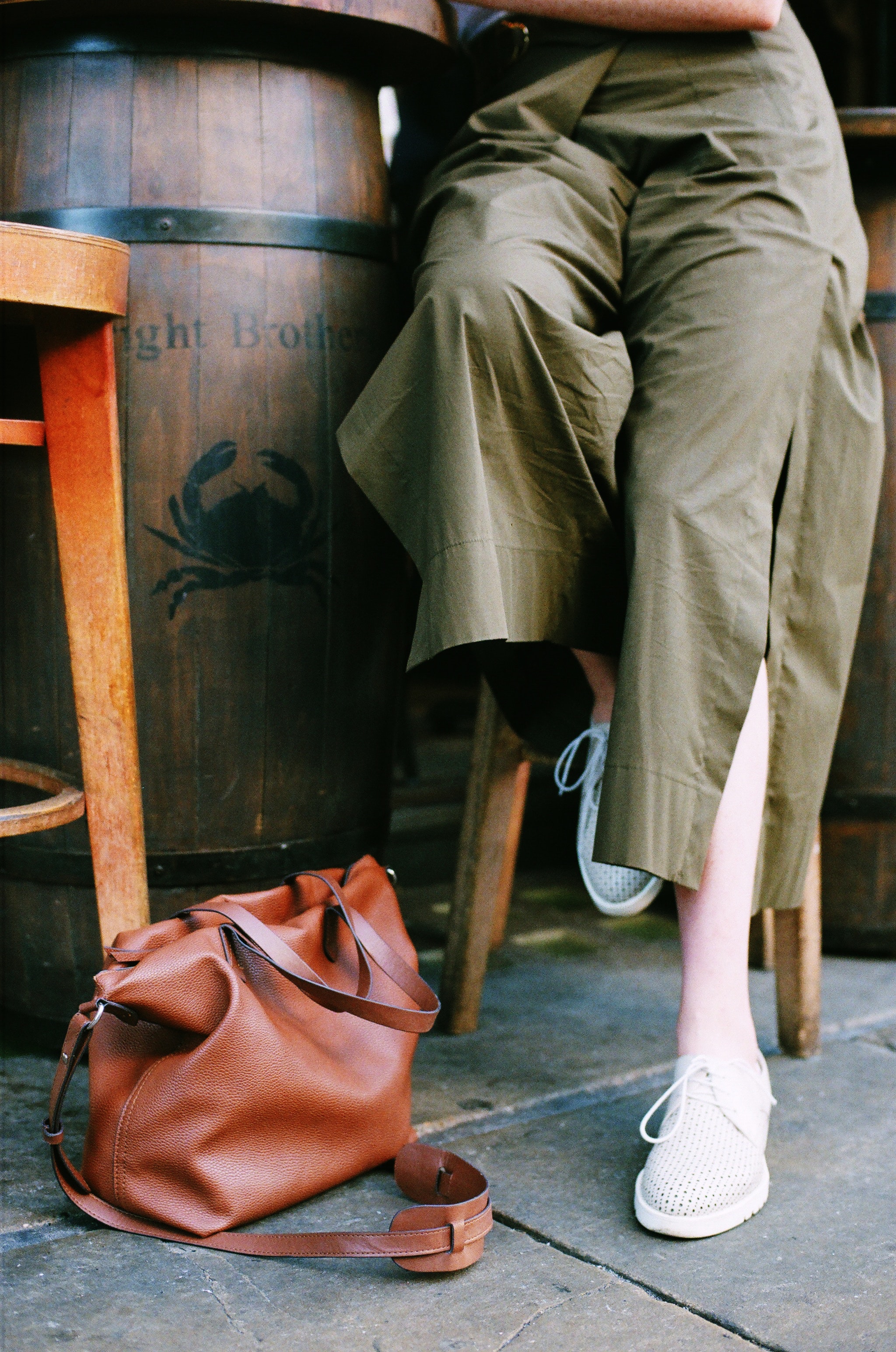 Brown leather 2-way handbag photo