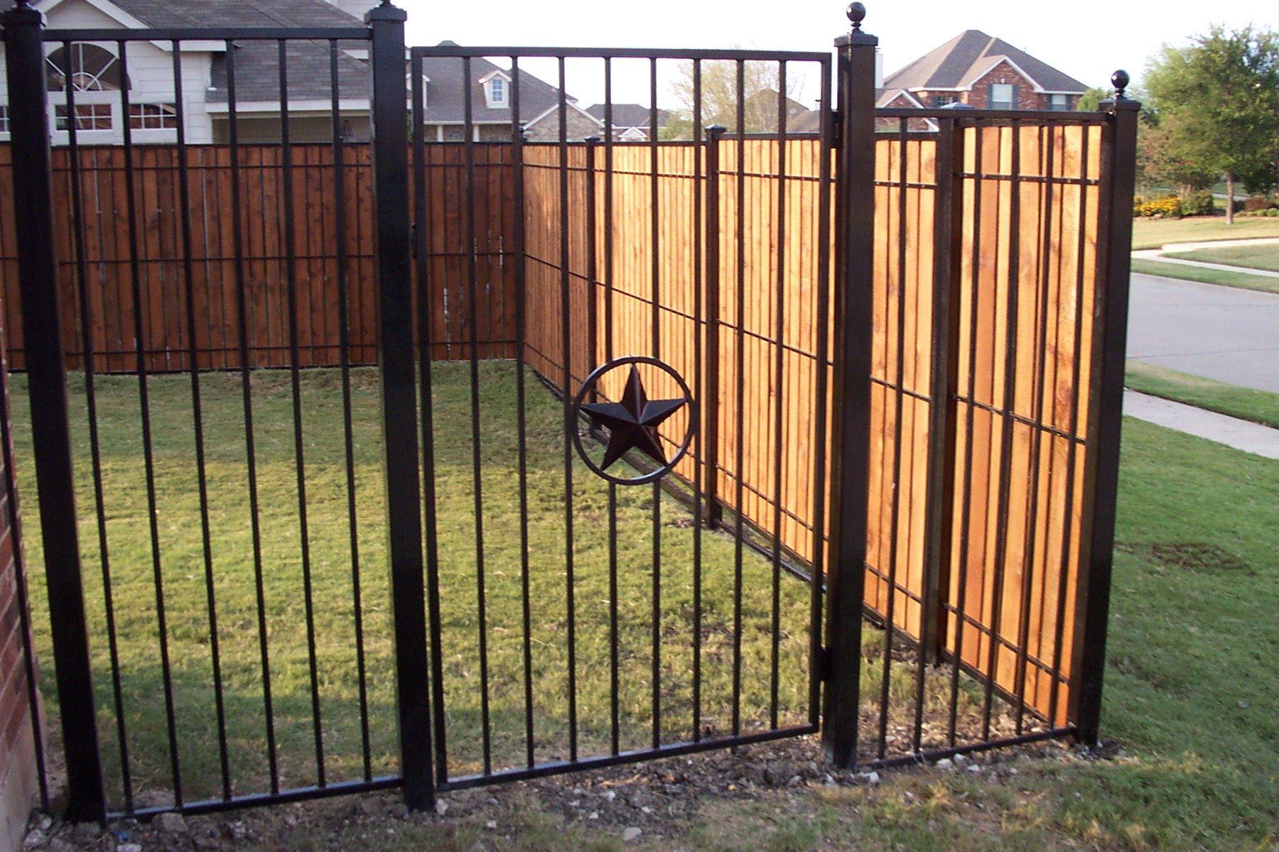 Black Metal Privacy Fence Panels | Design & Ideas : Building Metal ...
