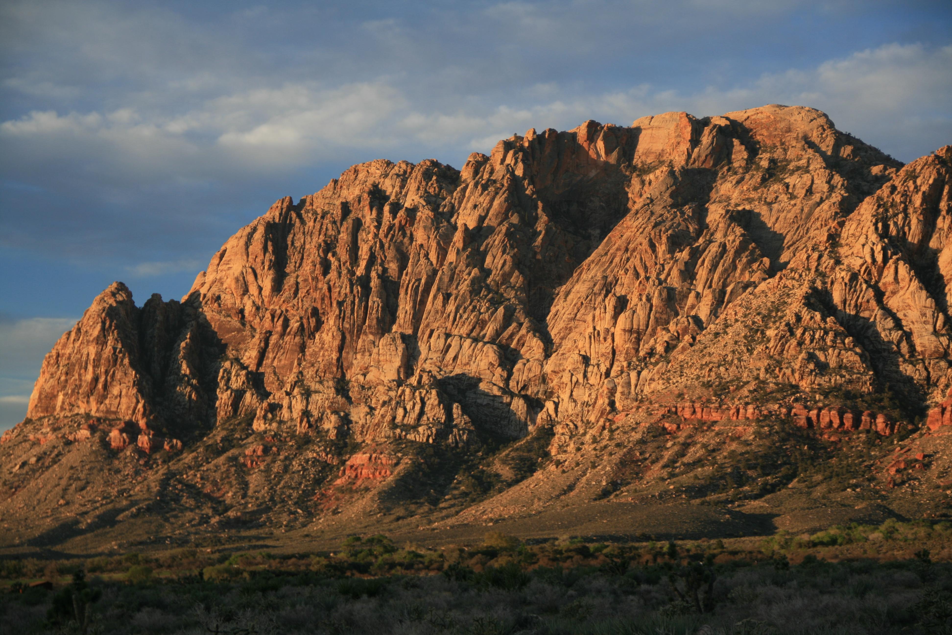 Red Rocks Peak ID's Requested : Southwest (AZ, NM, NV, TX)