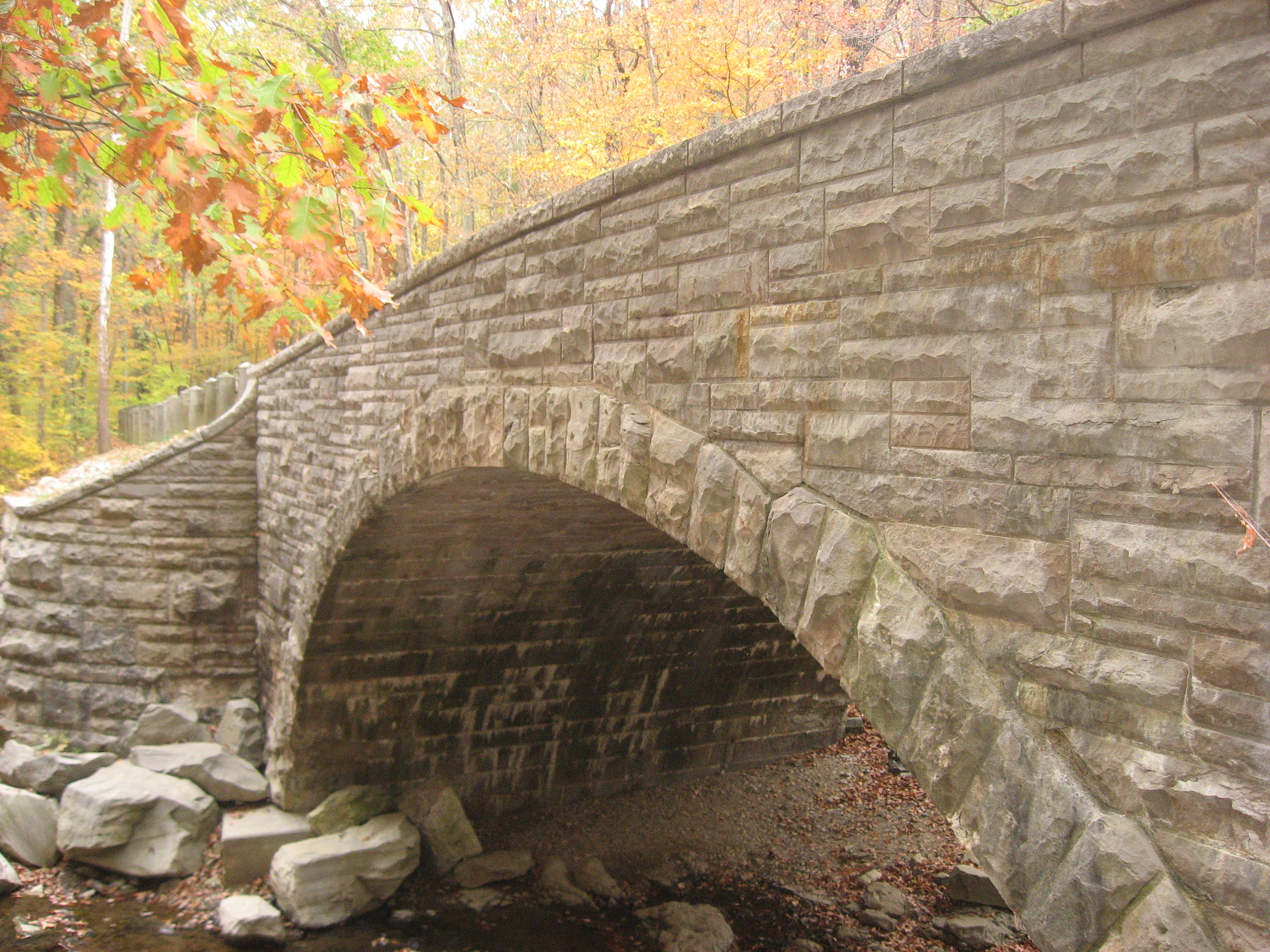 File:Stone Arch Bridge over McCormick's Creek, eastern side closeup ...