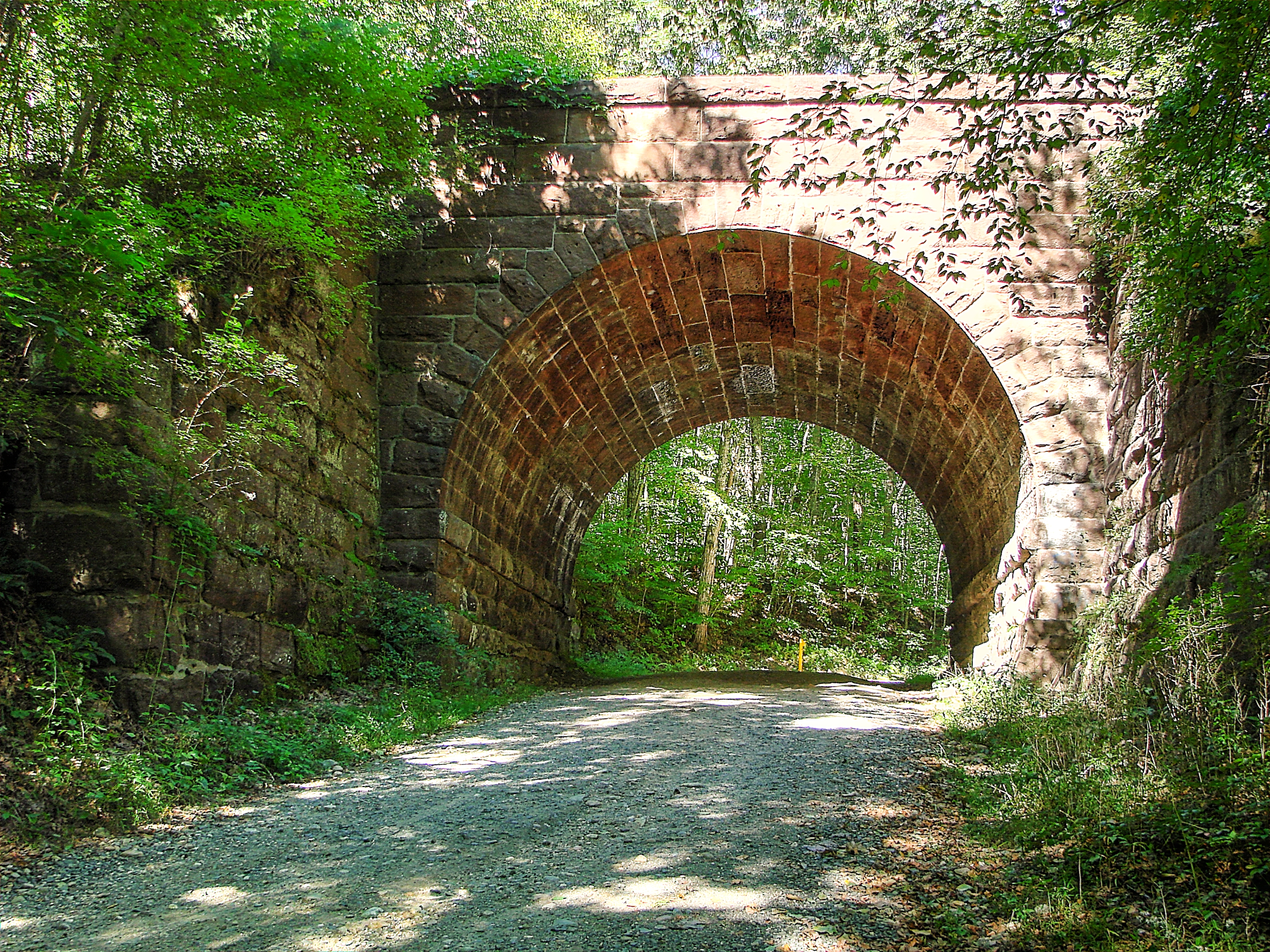 File:River Road Stone RR Bridge 003.jpg - Wikimedia Commons