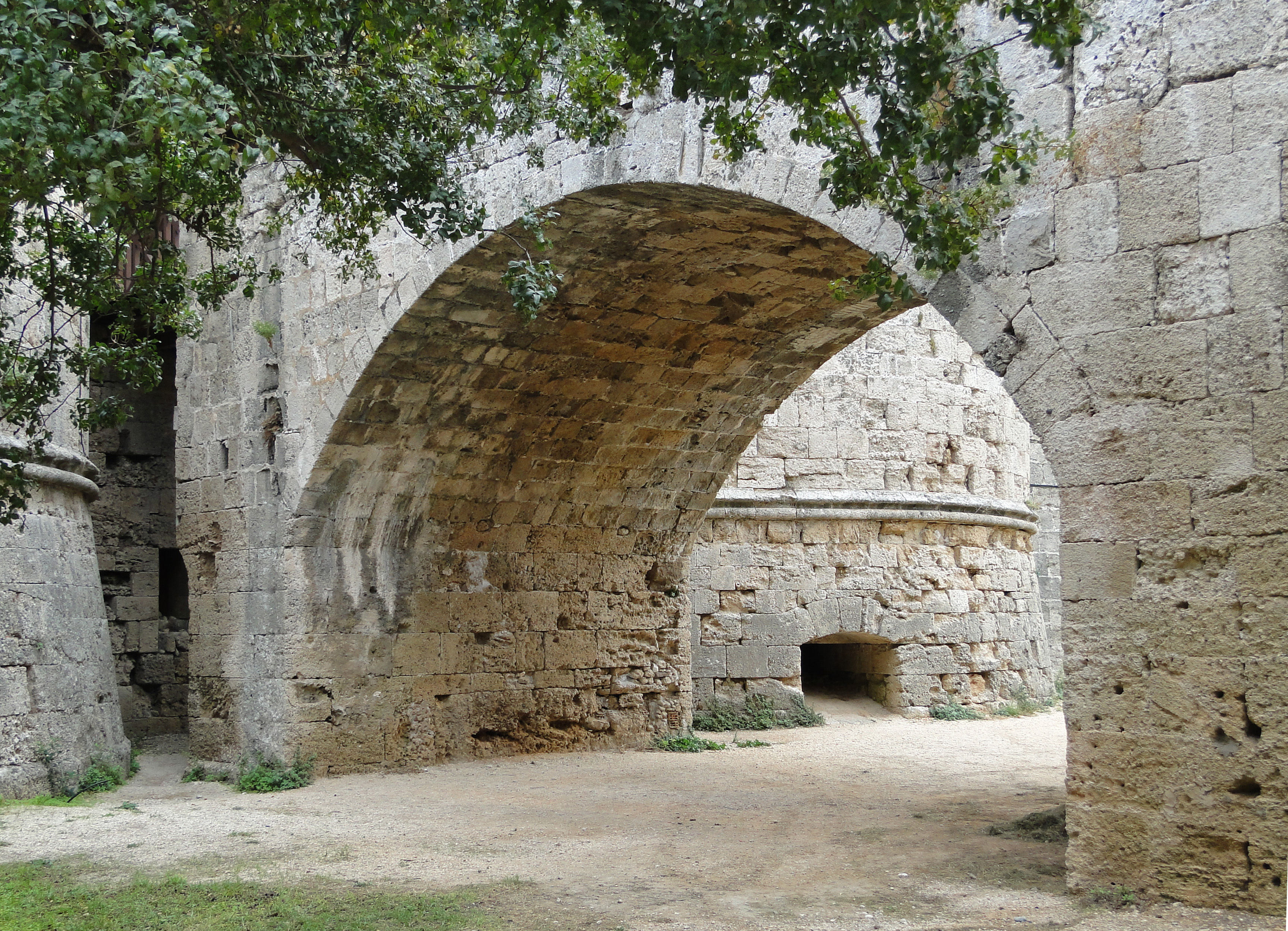 File:Stone arch in Rhodes.jpg - Wikimedia Commons