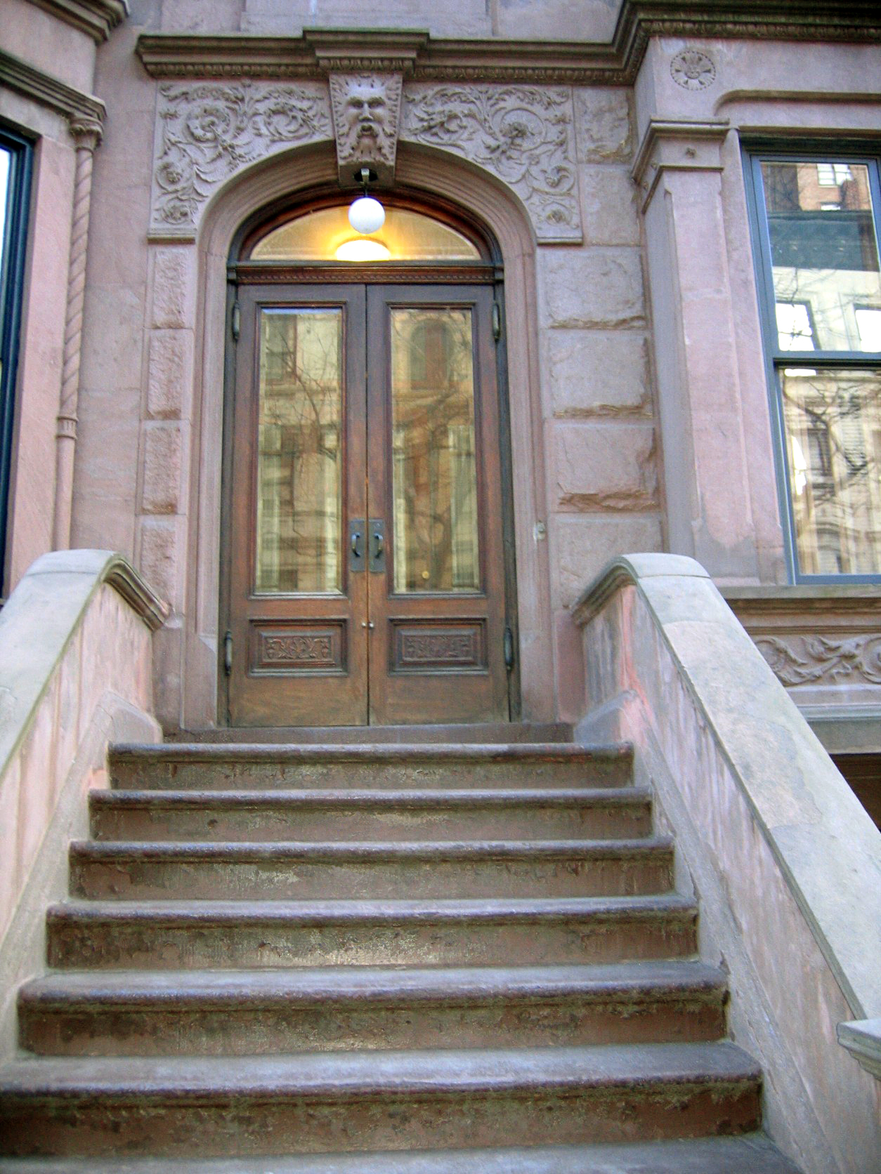 File:A Nero Wolfe Mystery brownstone on Upper West Side.jpg ...
