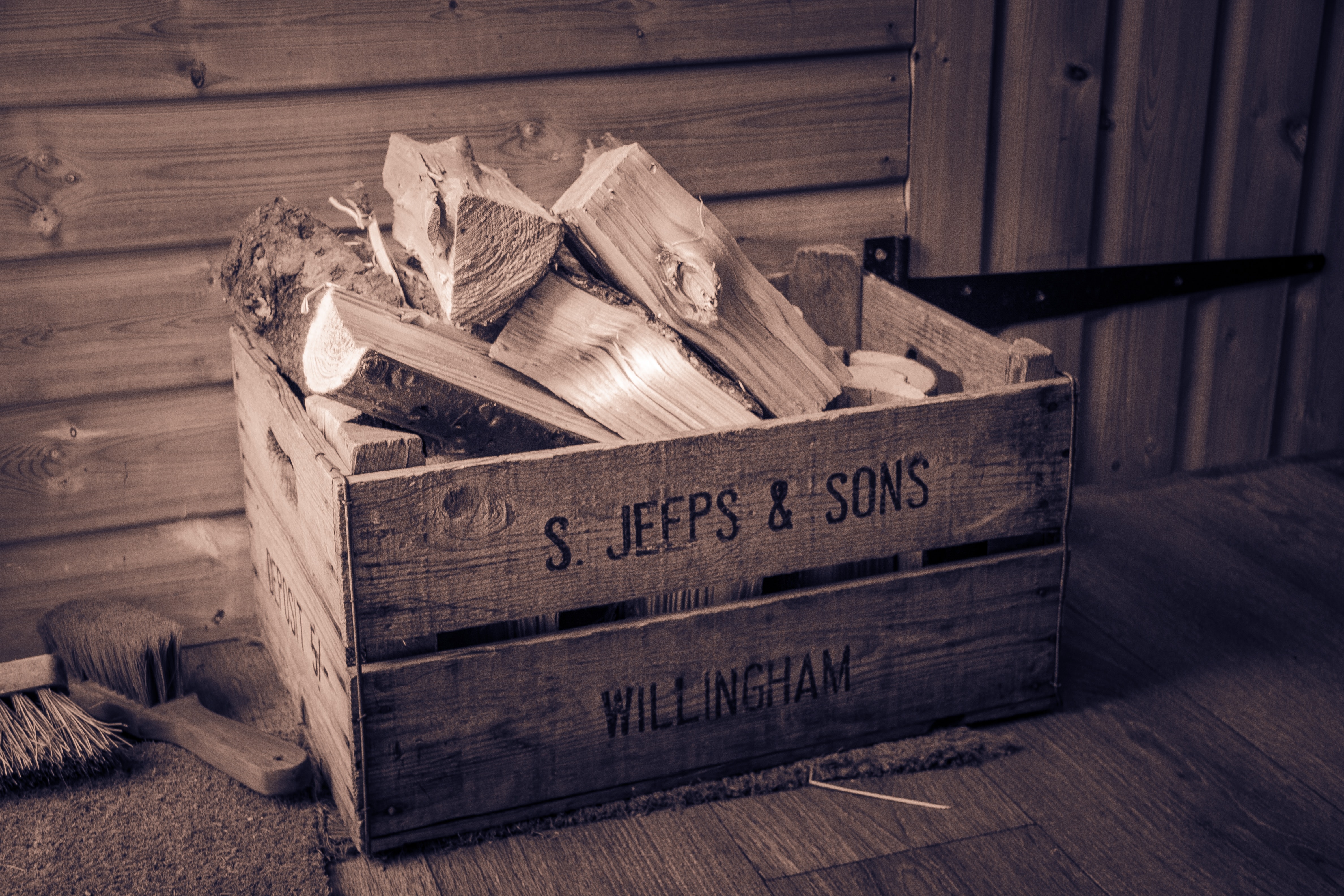Brown wooden crate photo