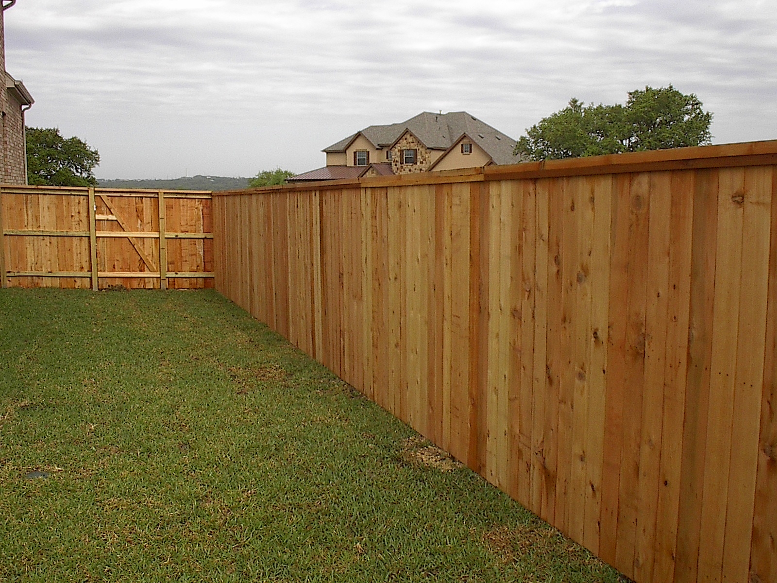 wood fence modern - Wood Fence for Yard Protection – yo2mo.com ...