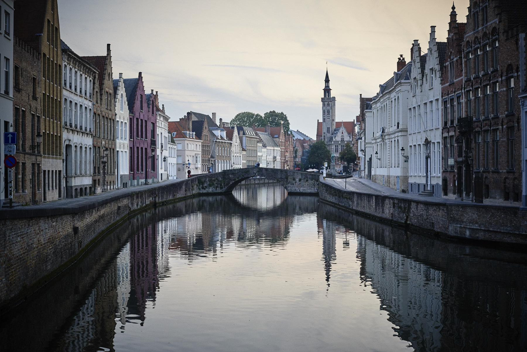 Brugge Congresstad - Detail - True by Geoffrey Van Hulle