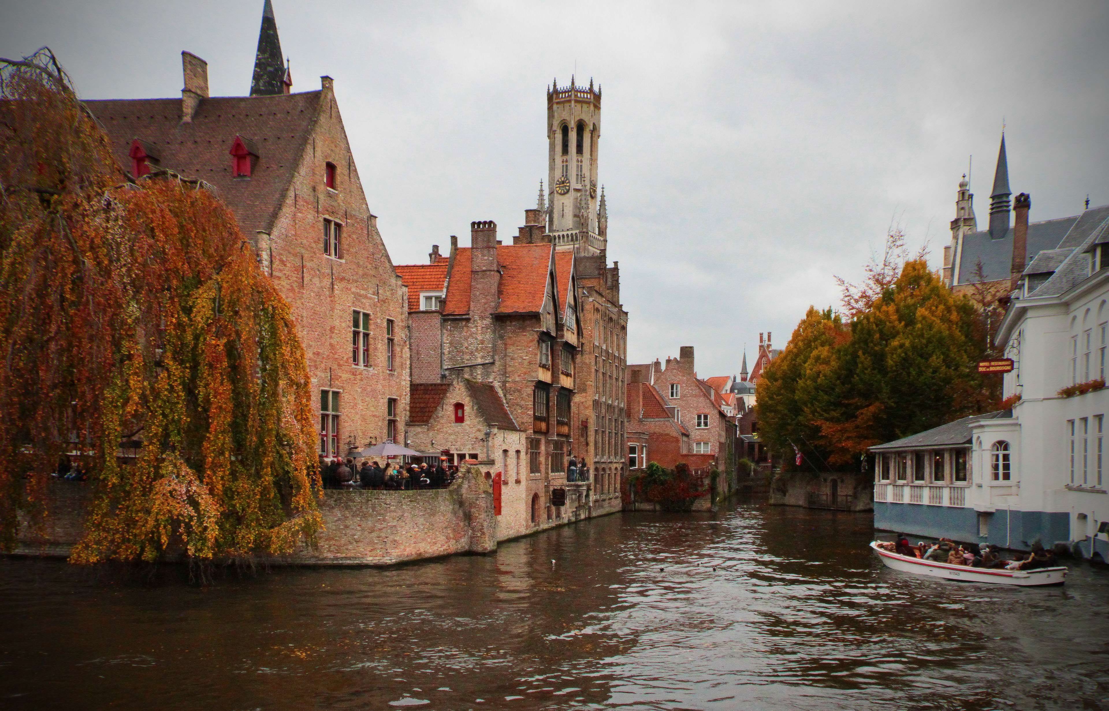 architecture #belgium #boat #bruges #bruges belgium #bruges canal ...